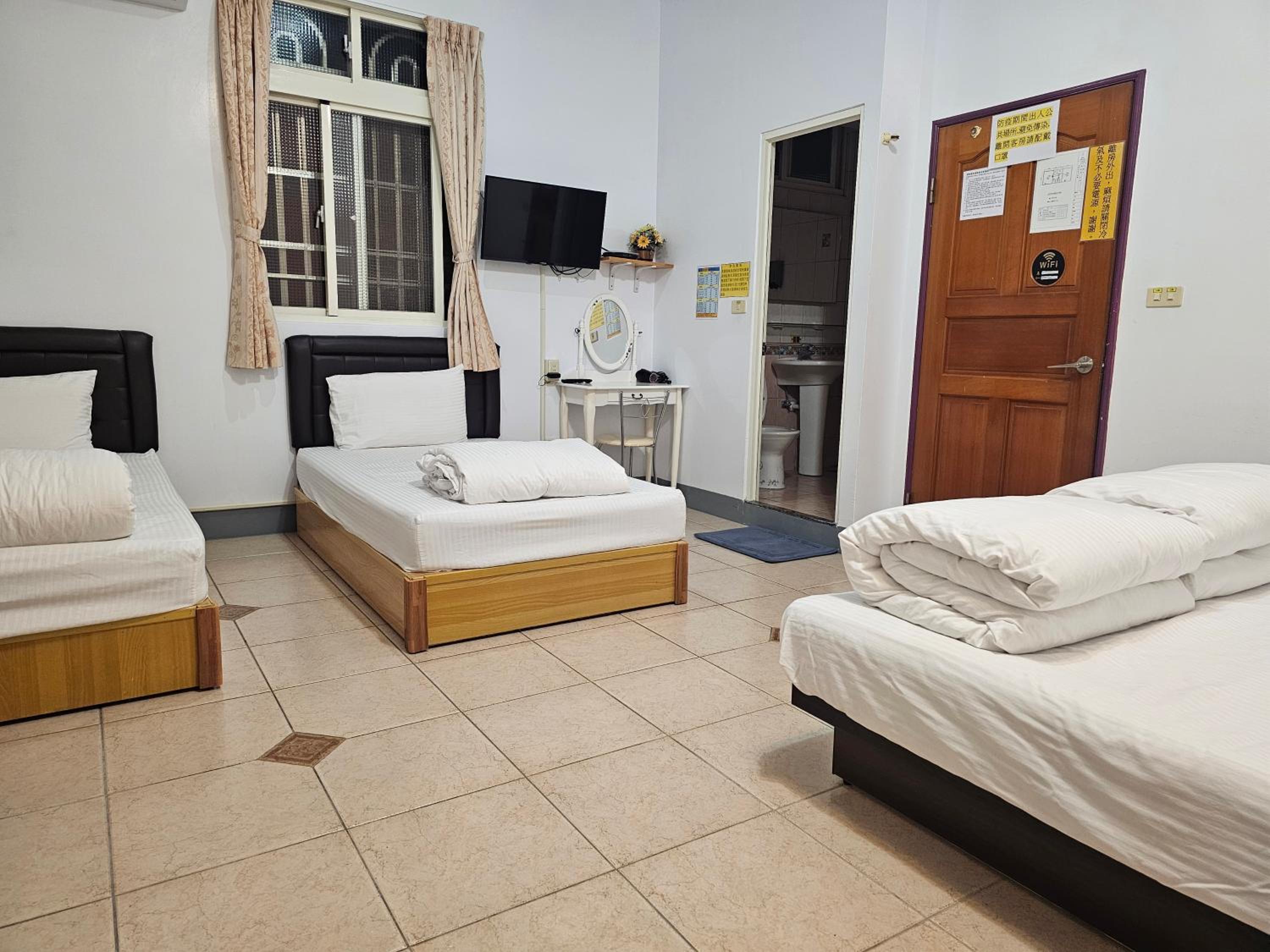 Quadruple Room with Balcony photo 2