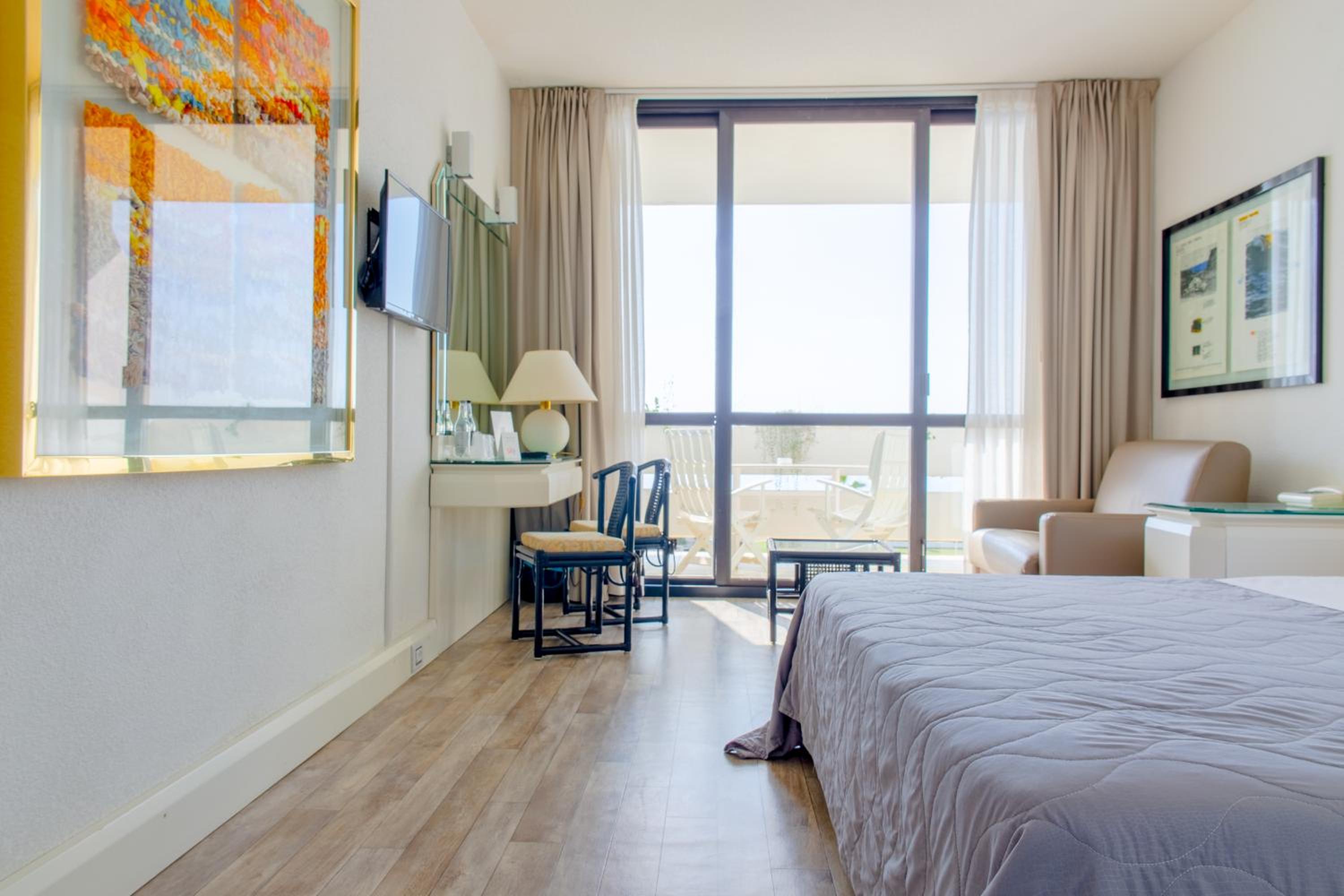Economy Double Room - Photo 9