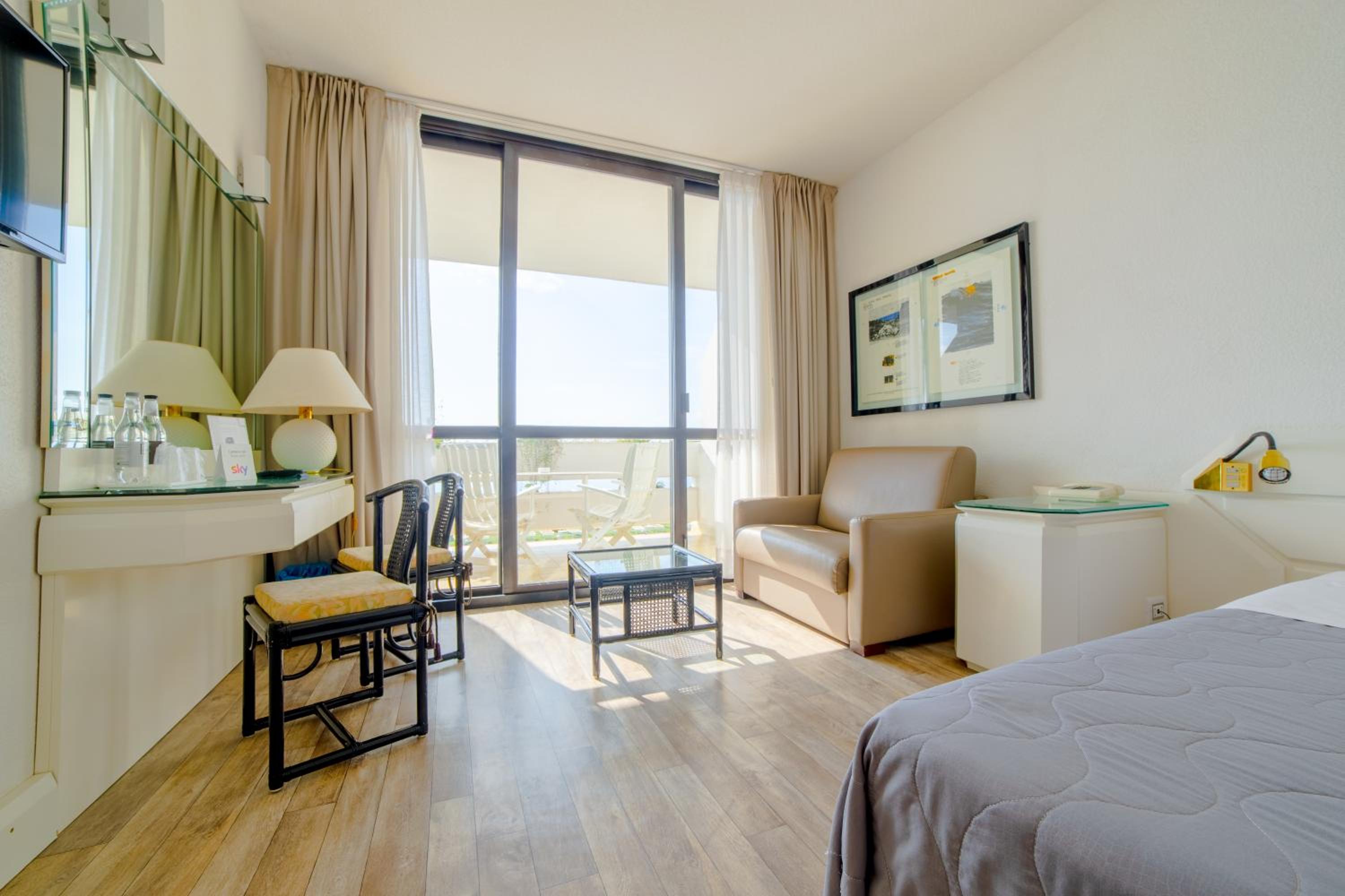 Economy Double Room - Photo 6