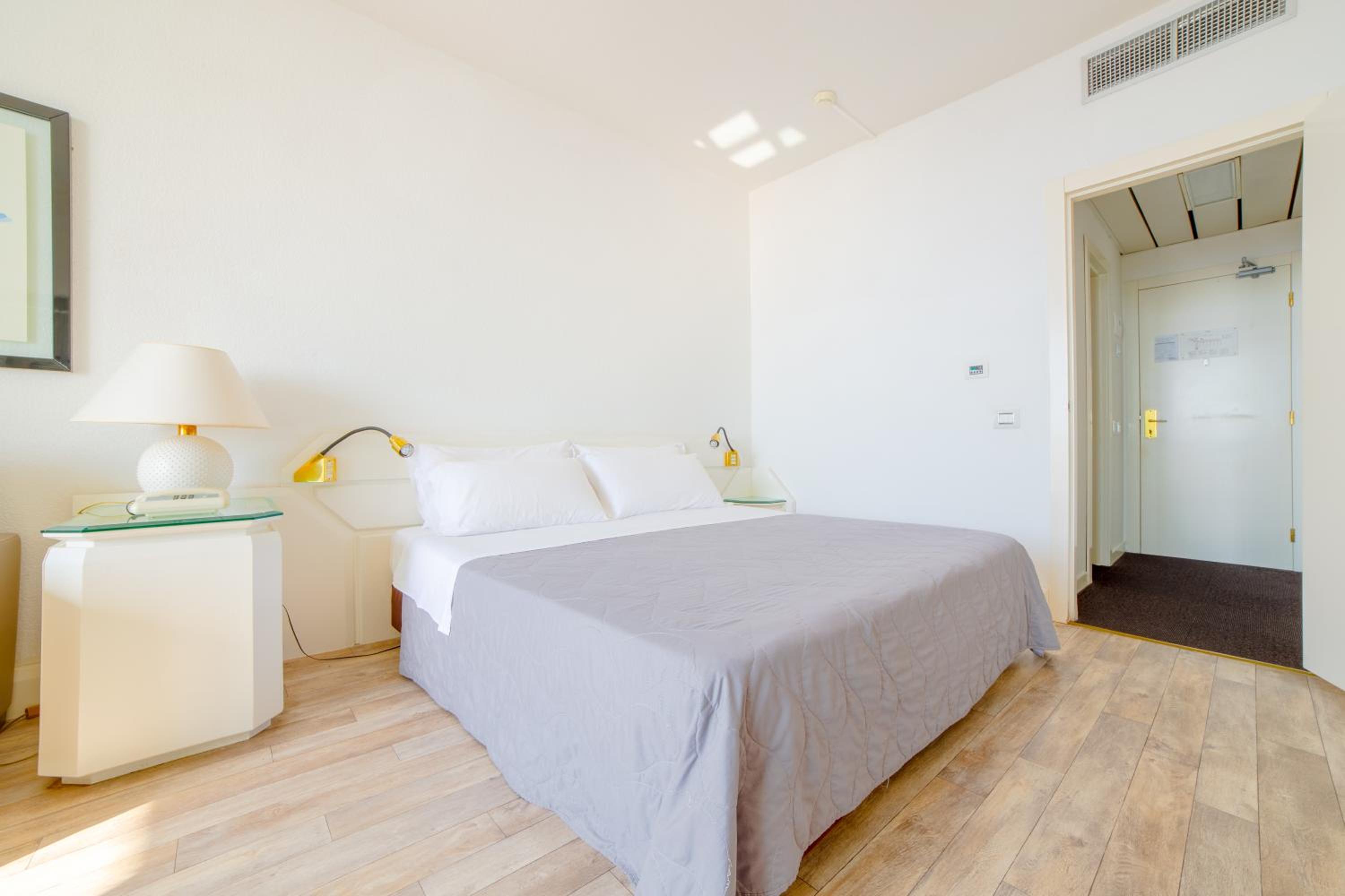 Economy Double Room - Photo 4