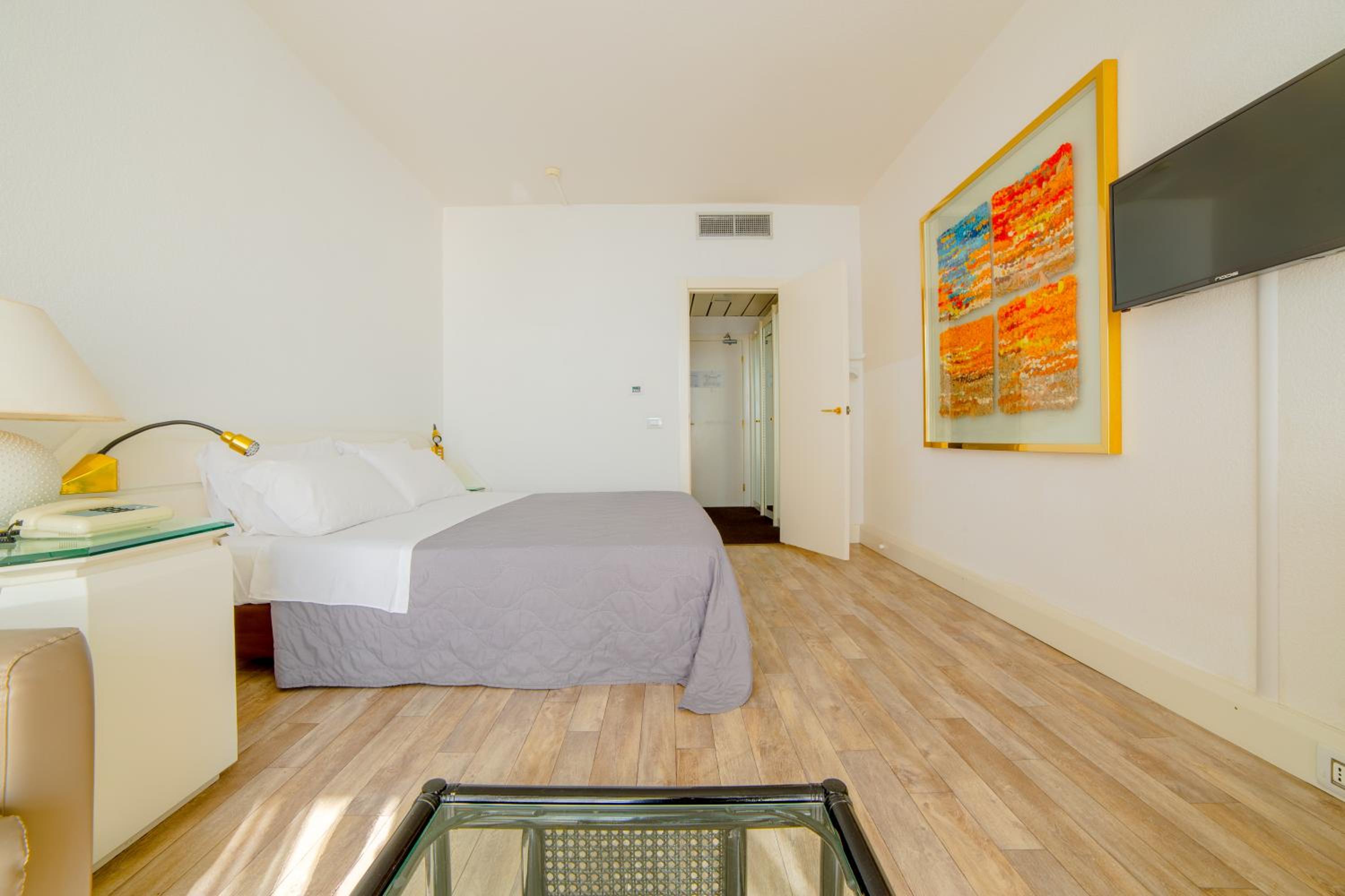 Economy Double Room - Photo 3