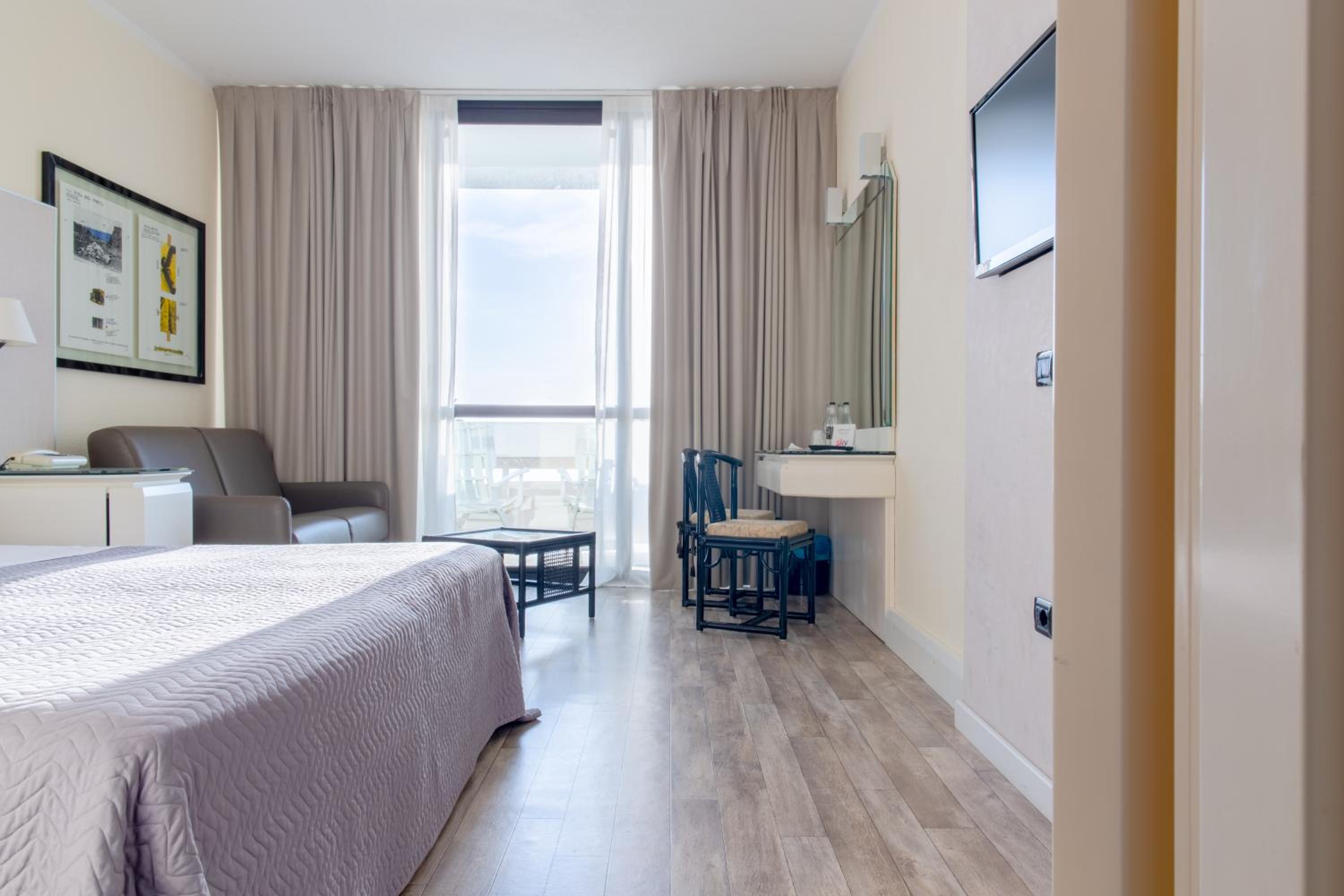 Standard Double Room - Photo 3