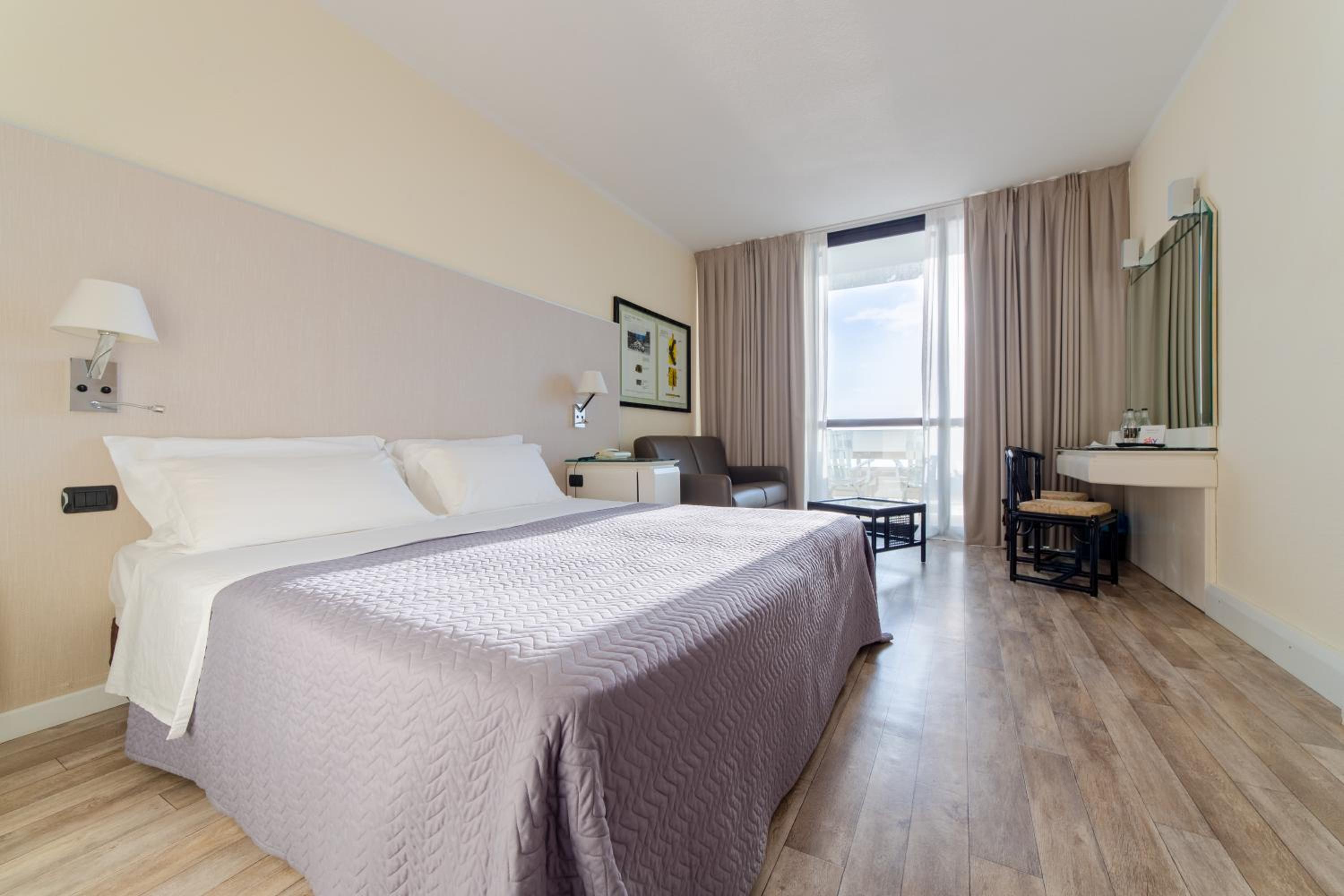 Standard Double Room - Photo 2