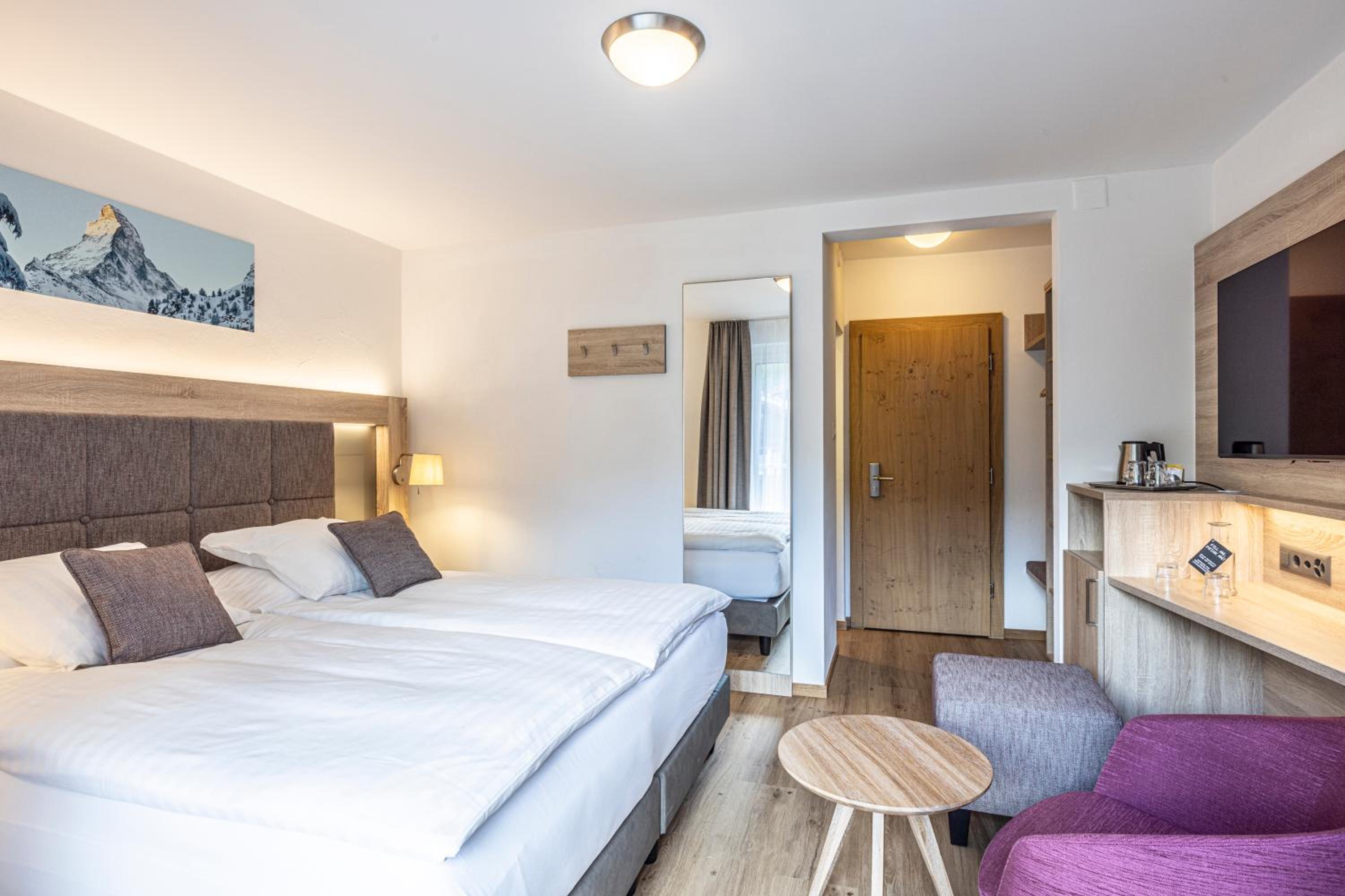 Double Room with Matterhorn View - Photo 5