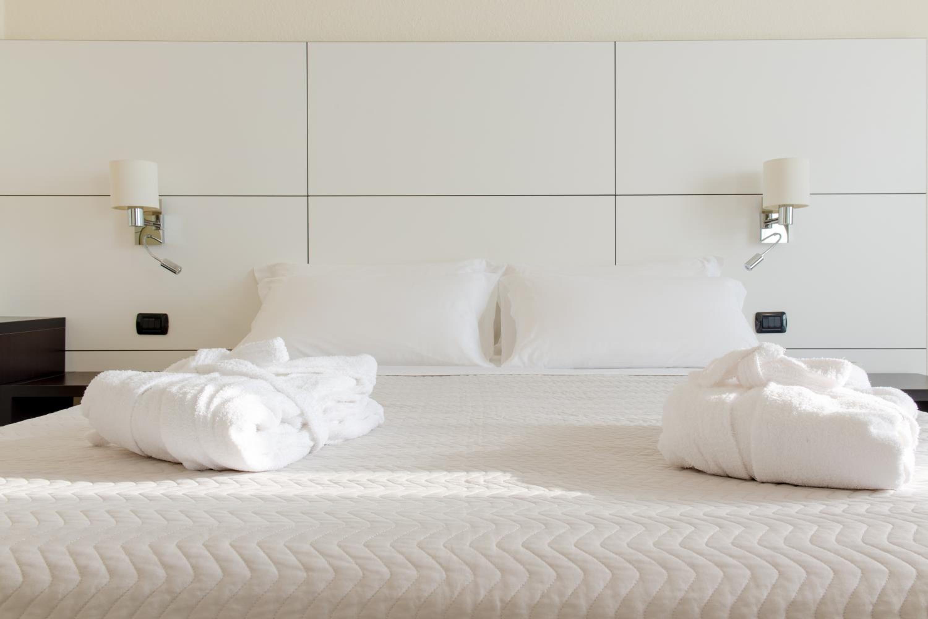 Suite - Photo 1