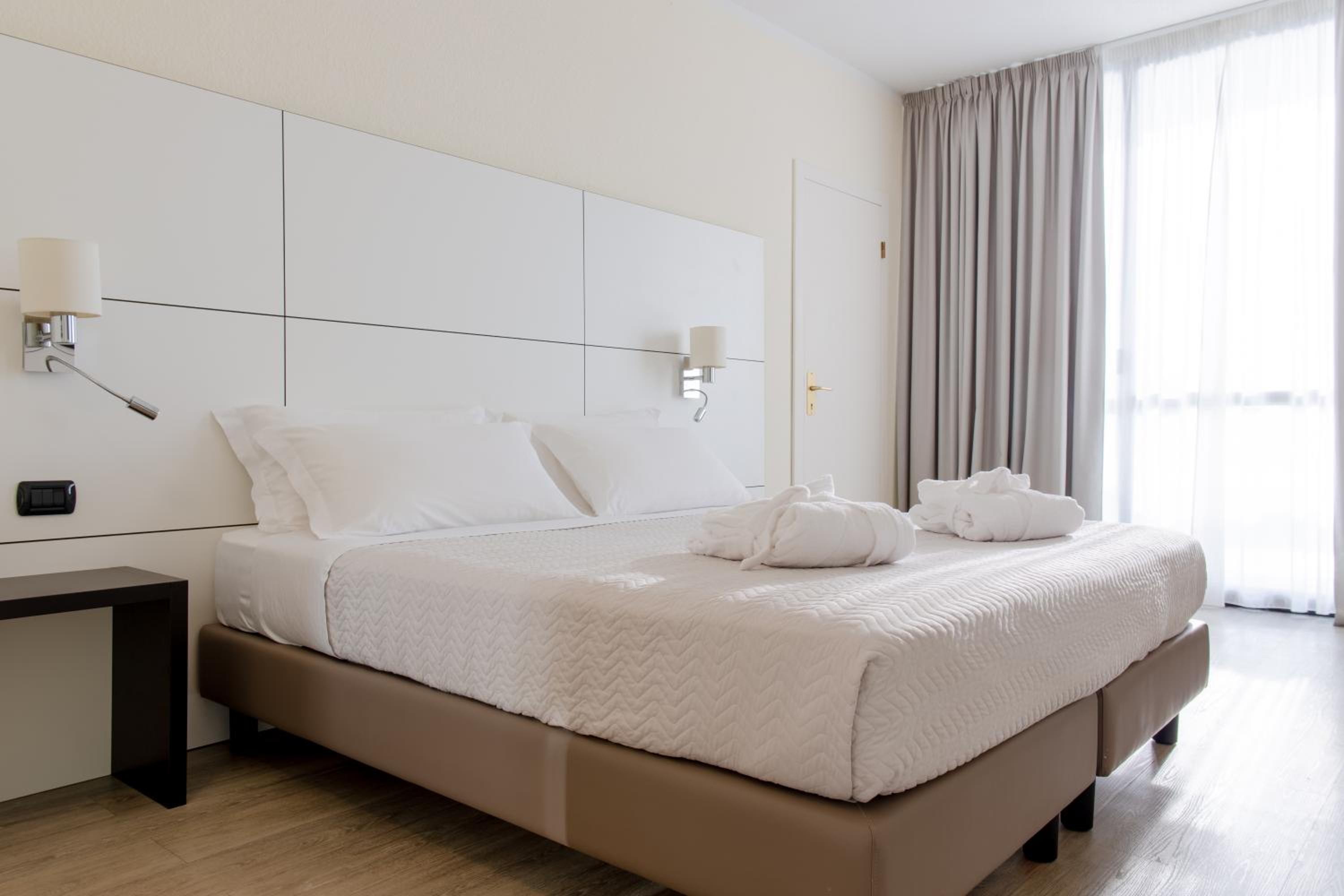 Suite - Photo 5