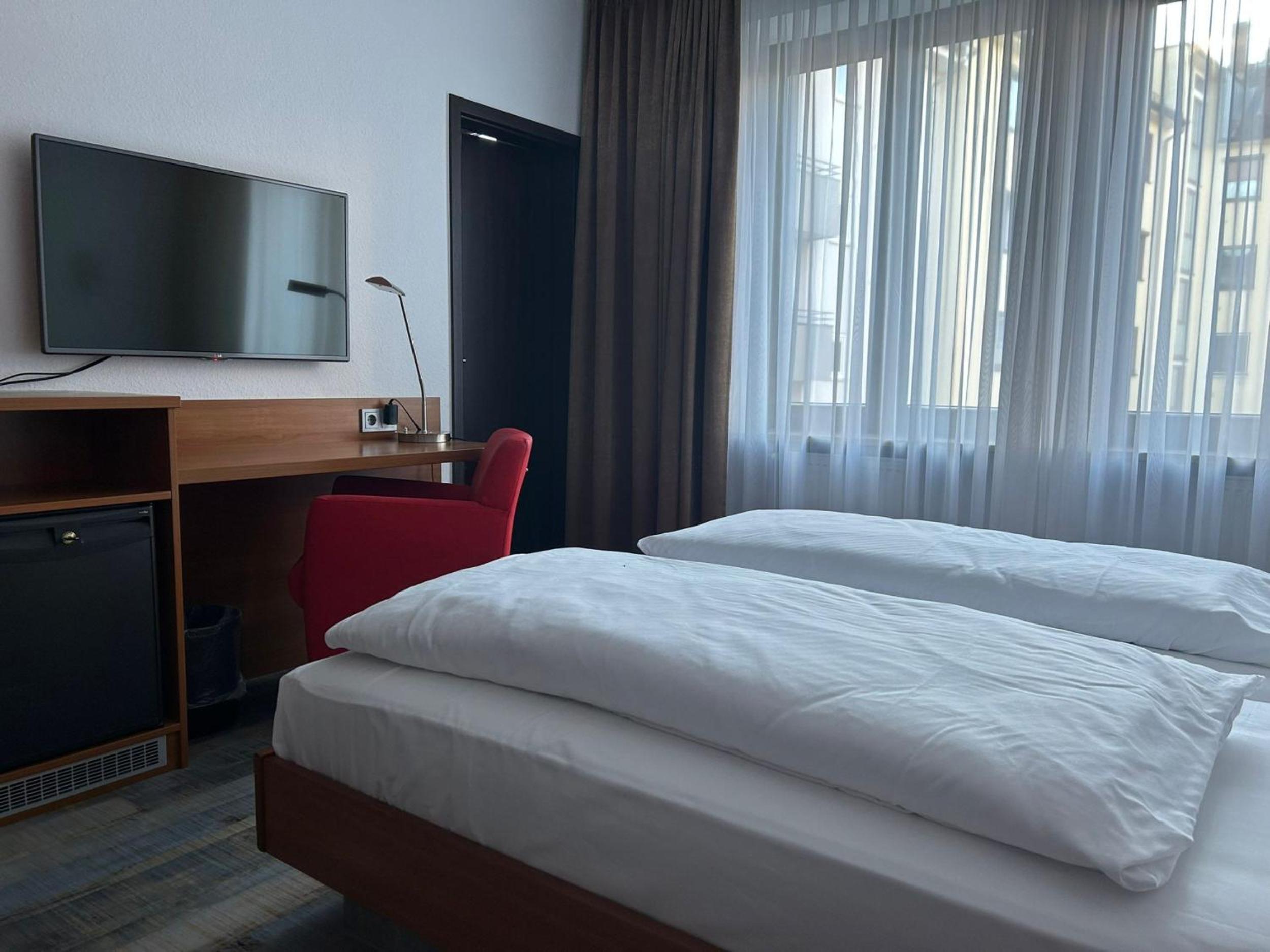 Double Room - Photo 7