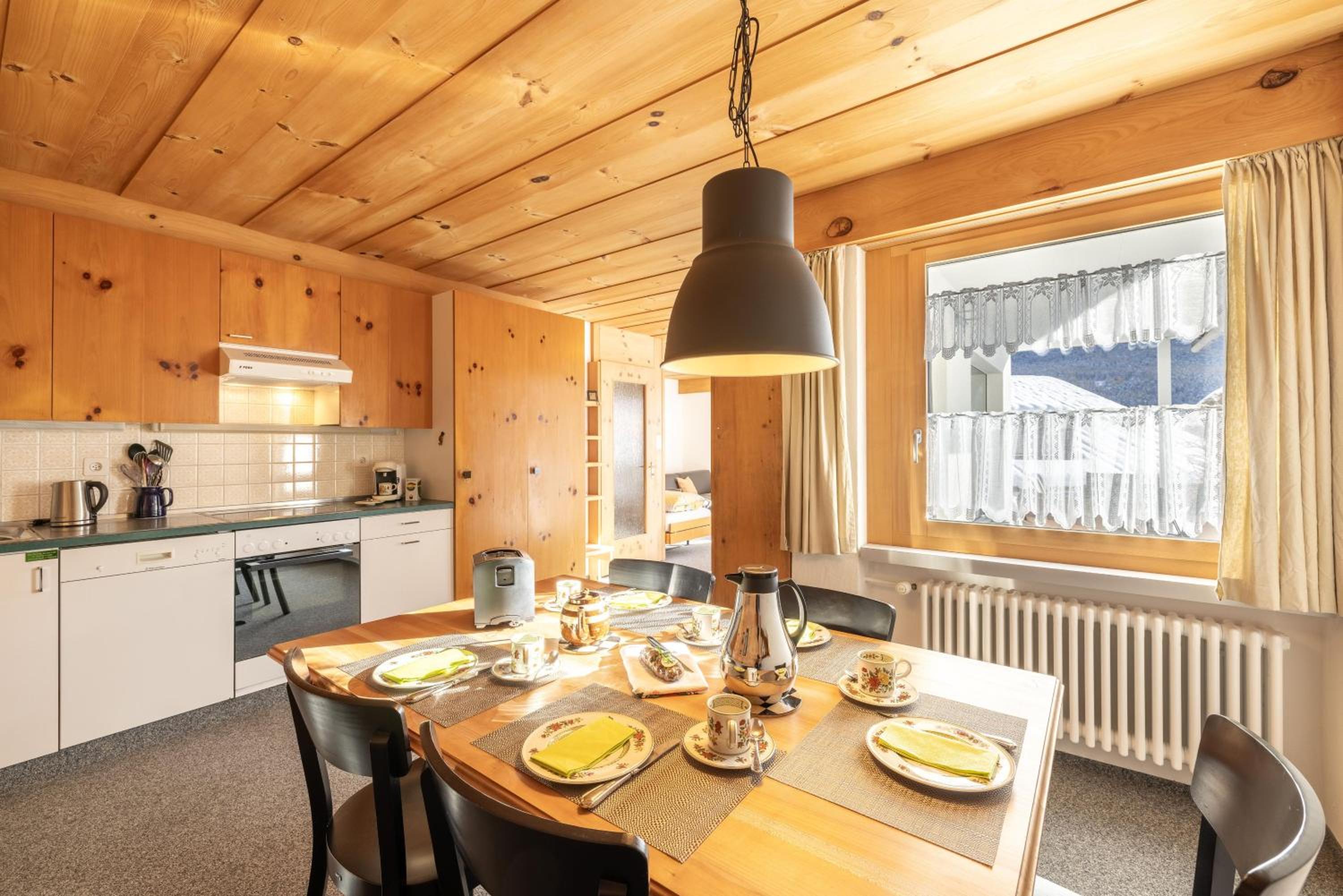 Apartment with Mountain View photo 3