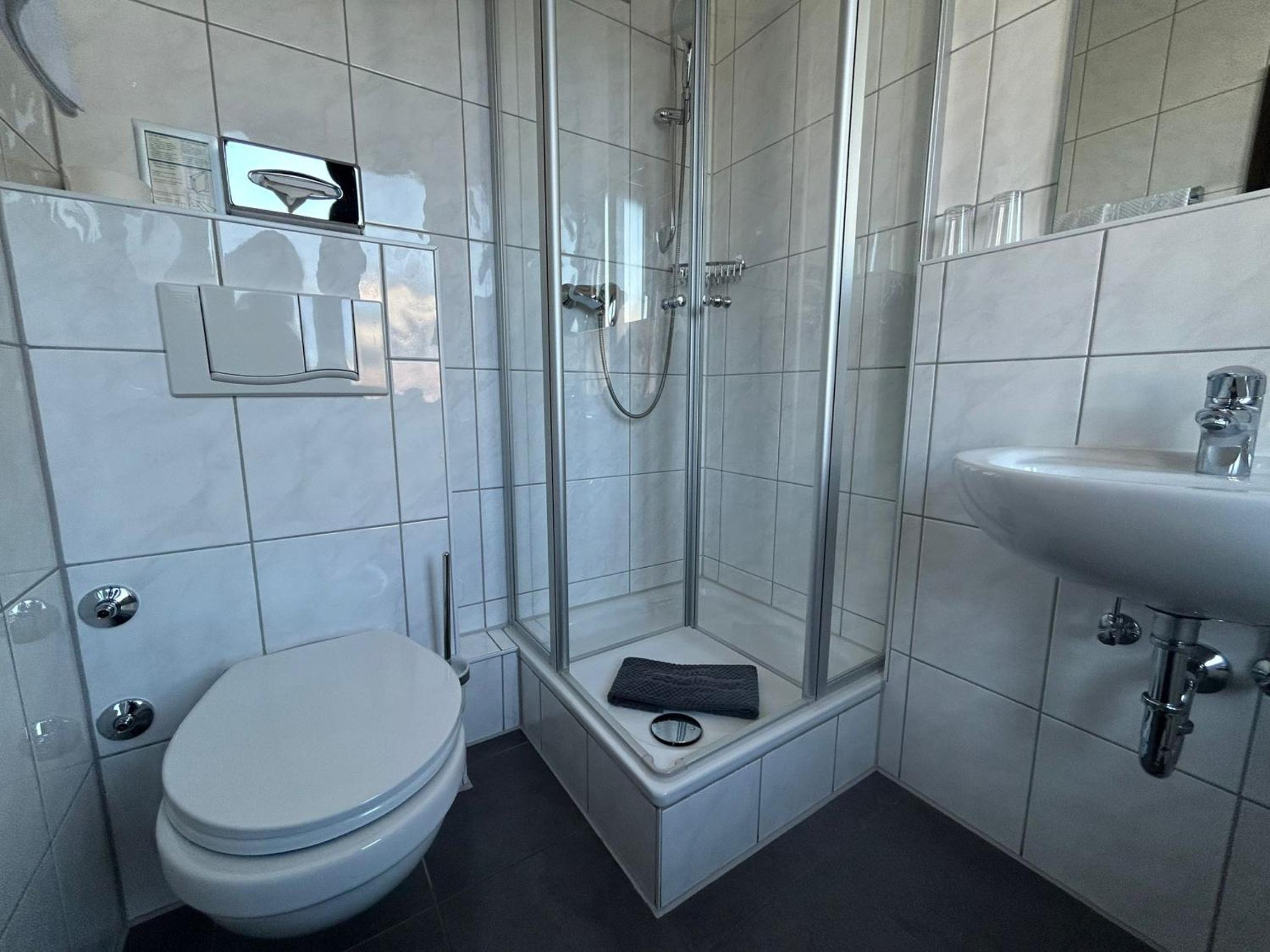 Double Room - Photo 13