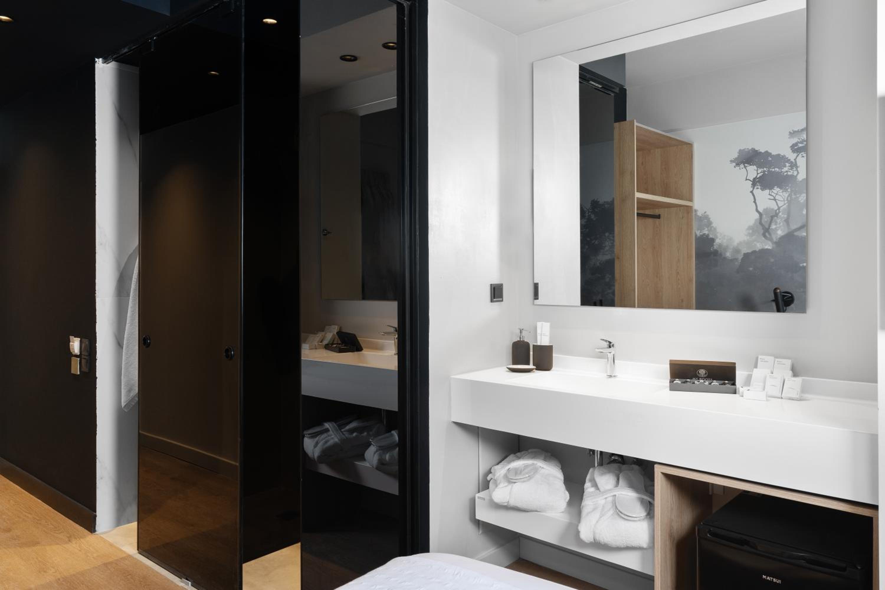 Double Room - Photo 11