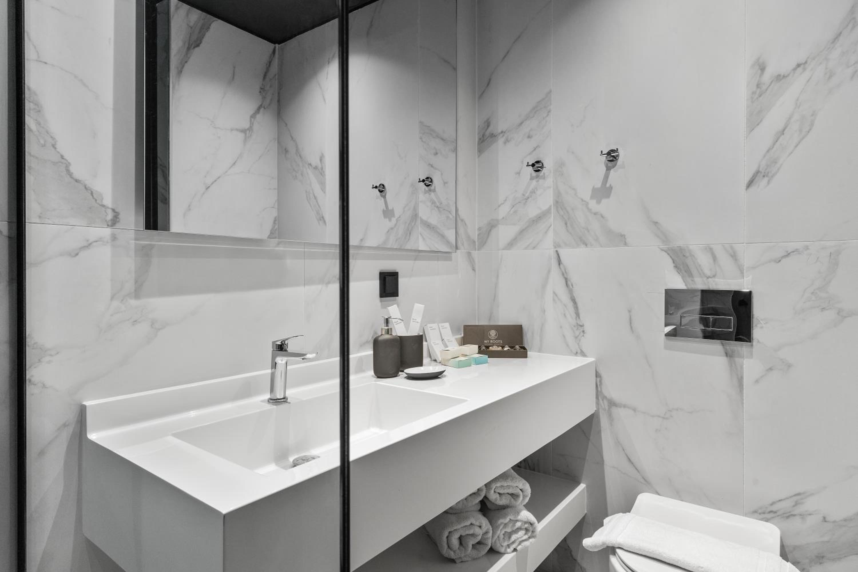 Double Room - Photo 2