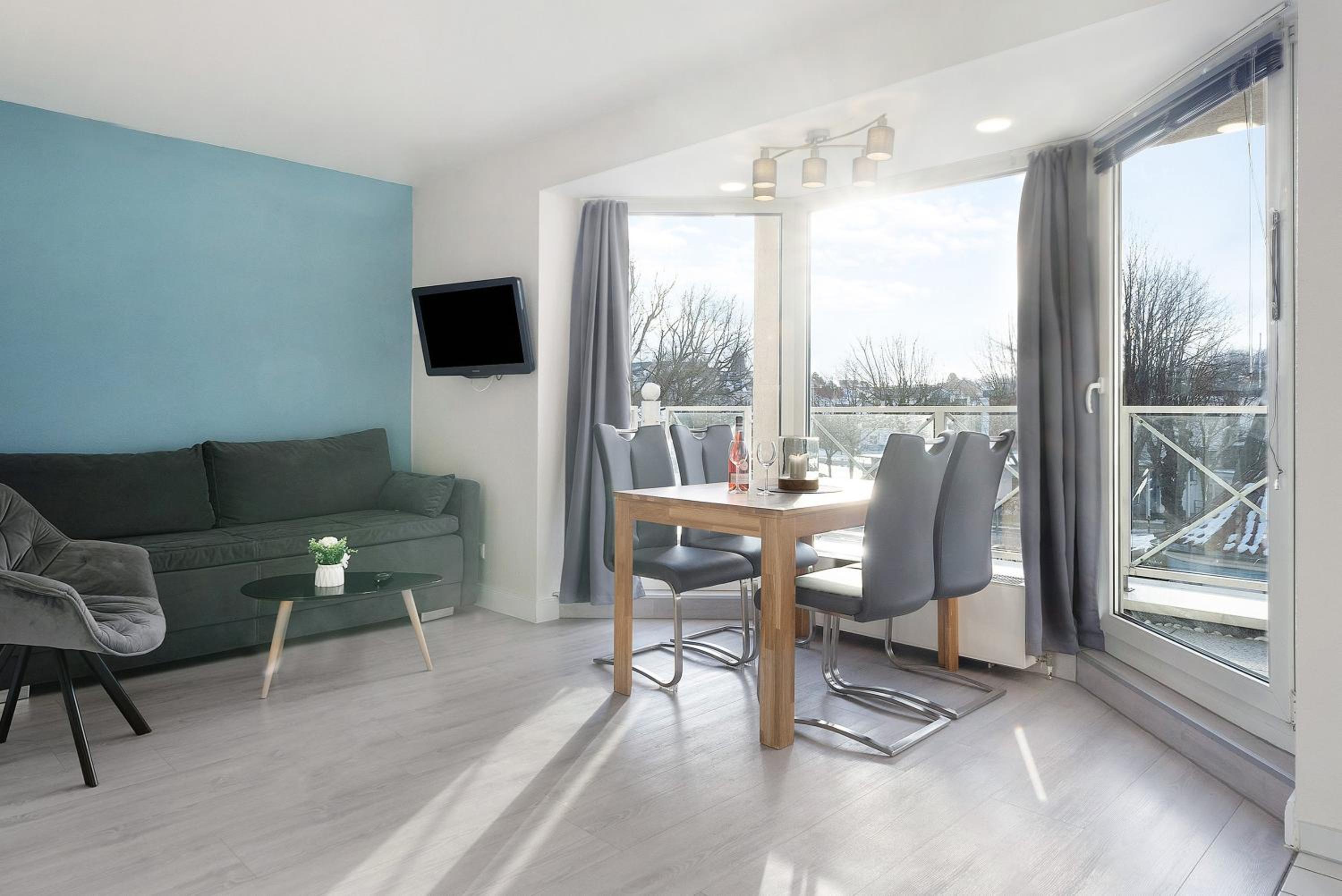 Superior One-Bedroom Apartment with Balcony
