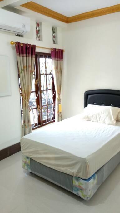 Four-Bedroom House photo 1