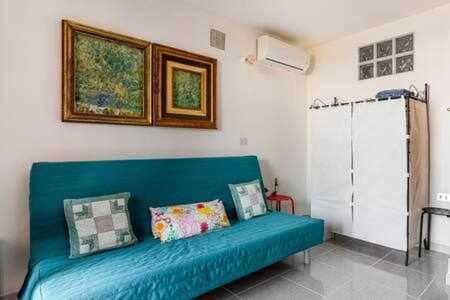 Studio Apartment with Sea View