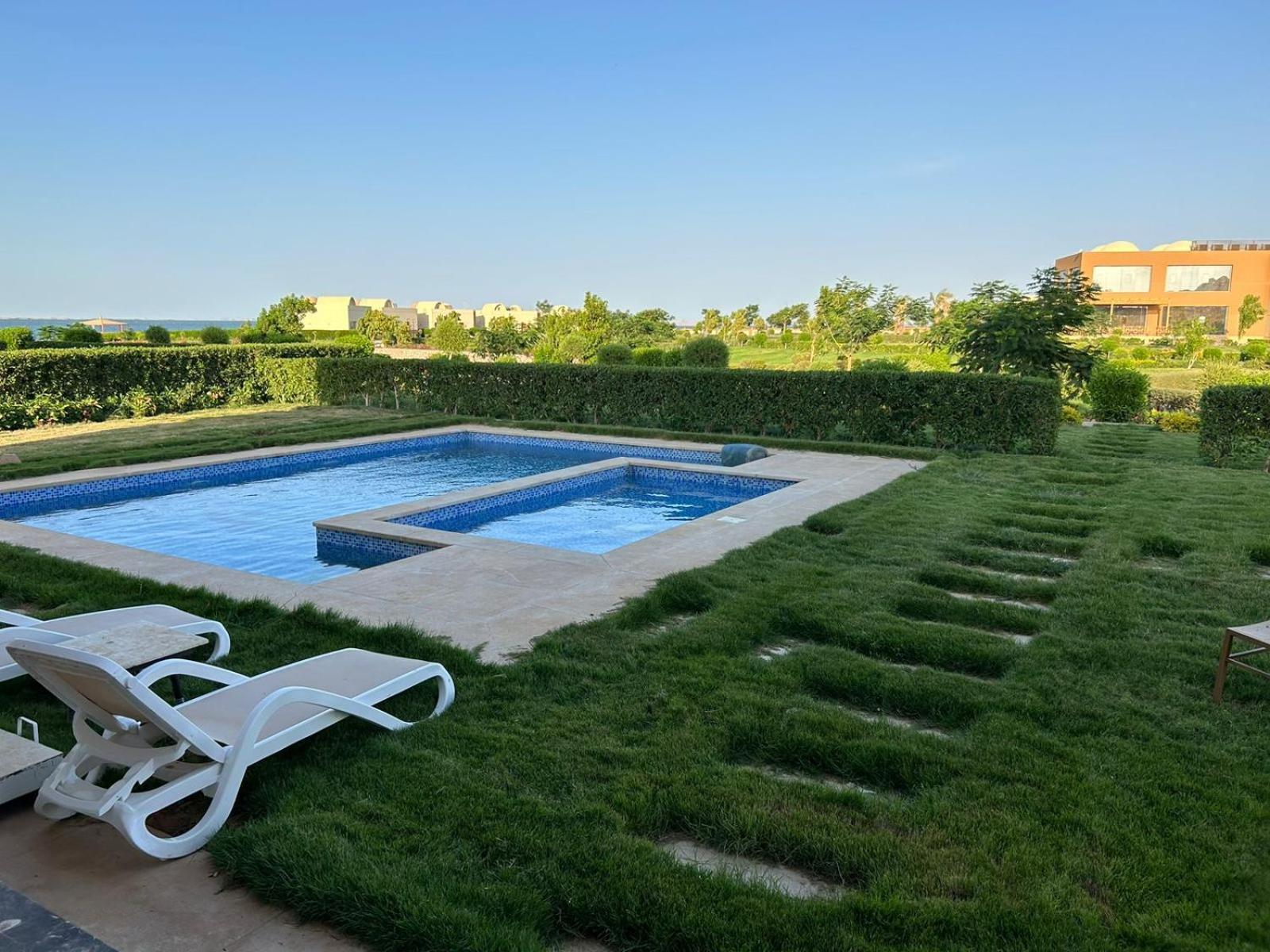 Villa Room Panoramic Front Lake & Pool View - Photo 6