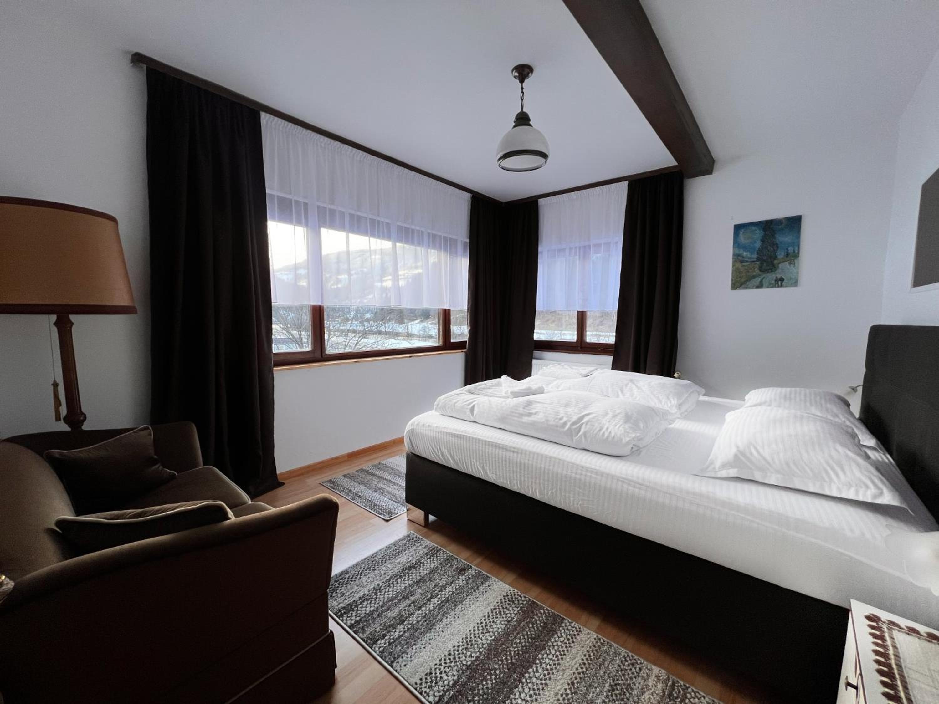 Quadruple Room with Mountain View photo 1