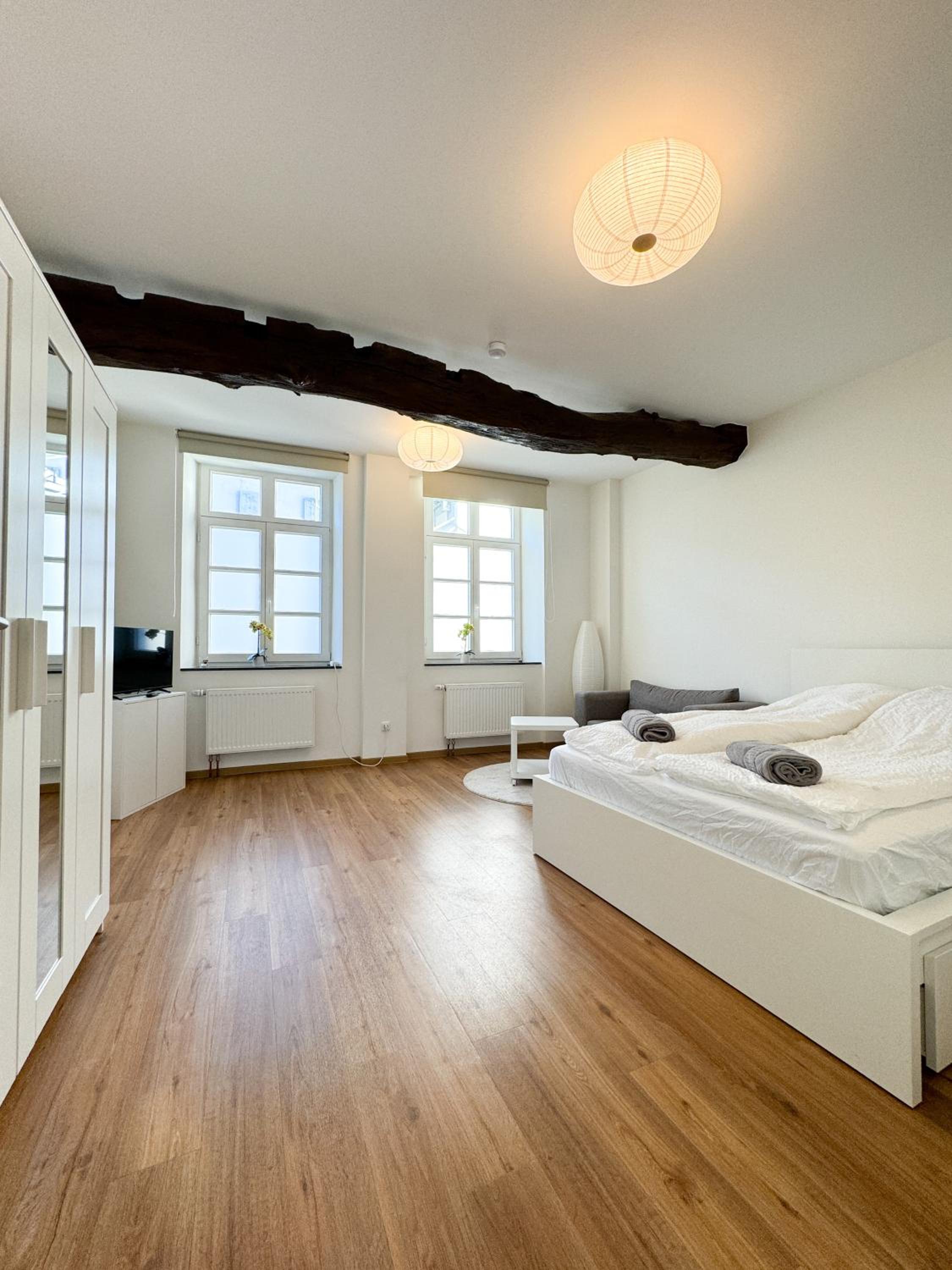 One-Bedroom Apartment photo 1