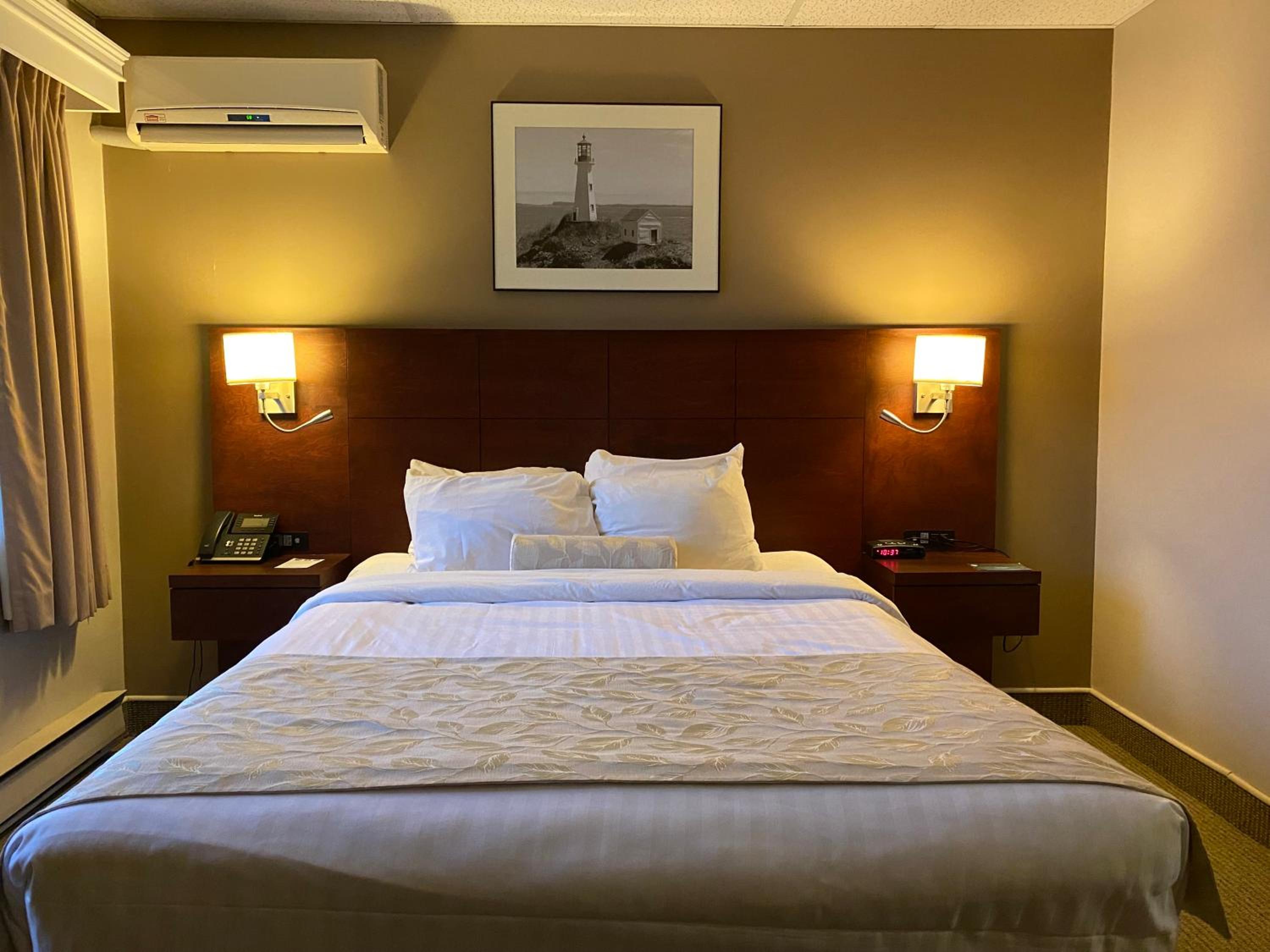 Queen Room - Disability Access photo 1
