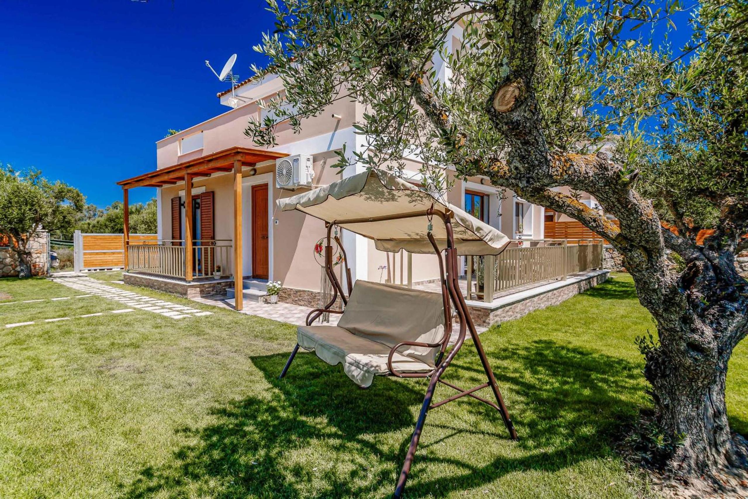 Three-Bedroom Villa photo 2