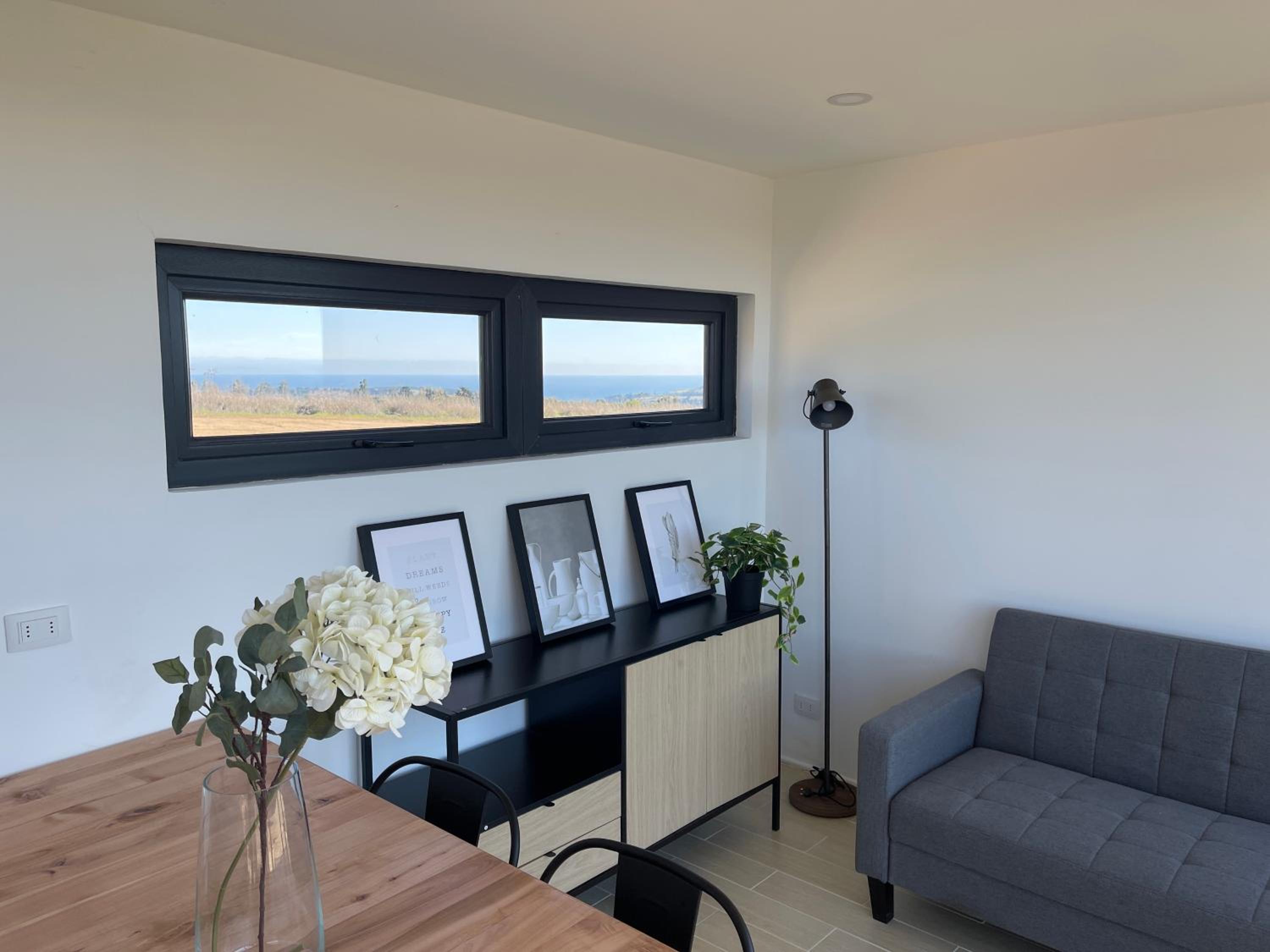 One-Bedroom House photo 1