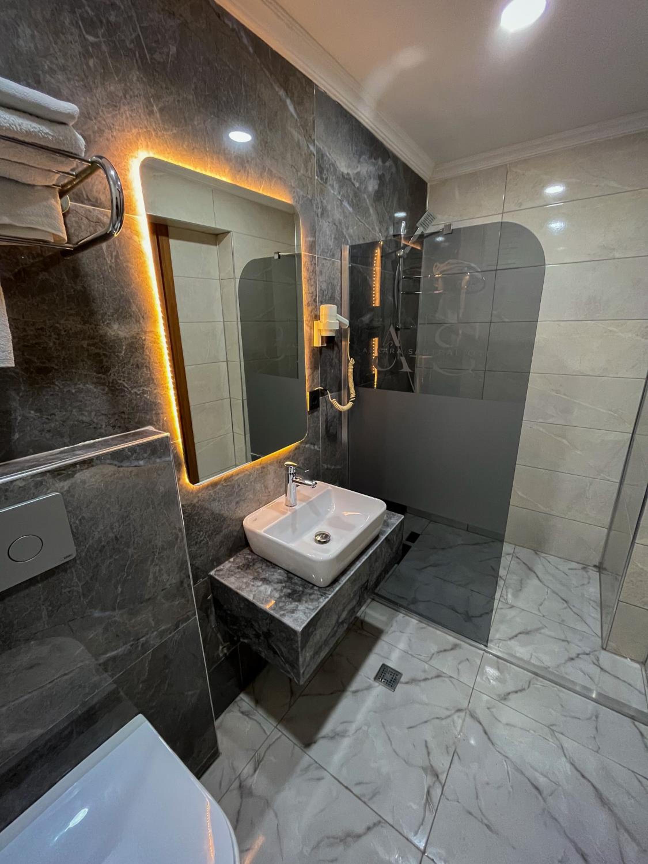 Double Room - Photo 2