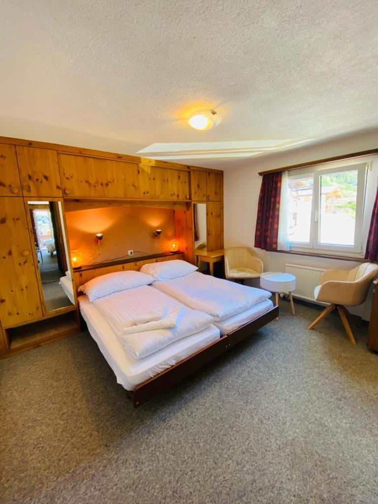 Double Room with Private Bathroom photo 1