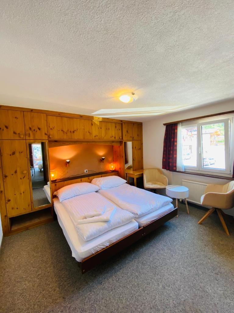 Double Room with Private Bathroom photo 2