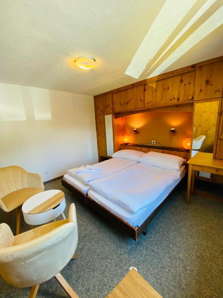 Double Room with Private Bathroom photo 3