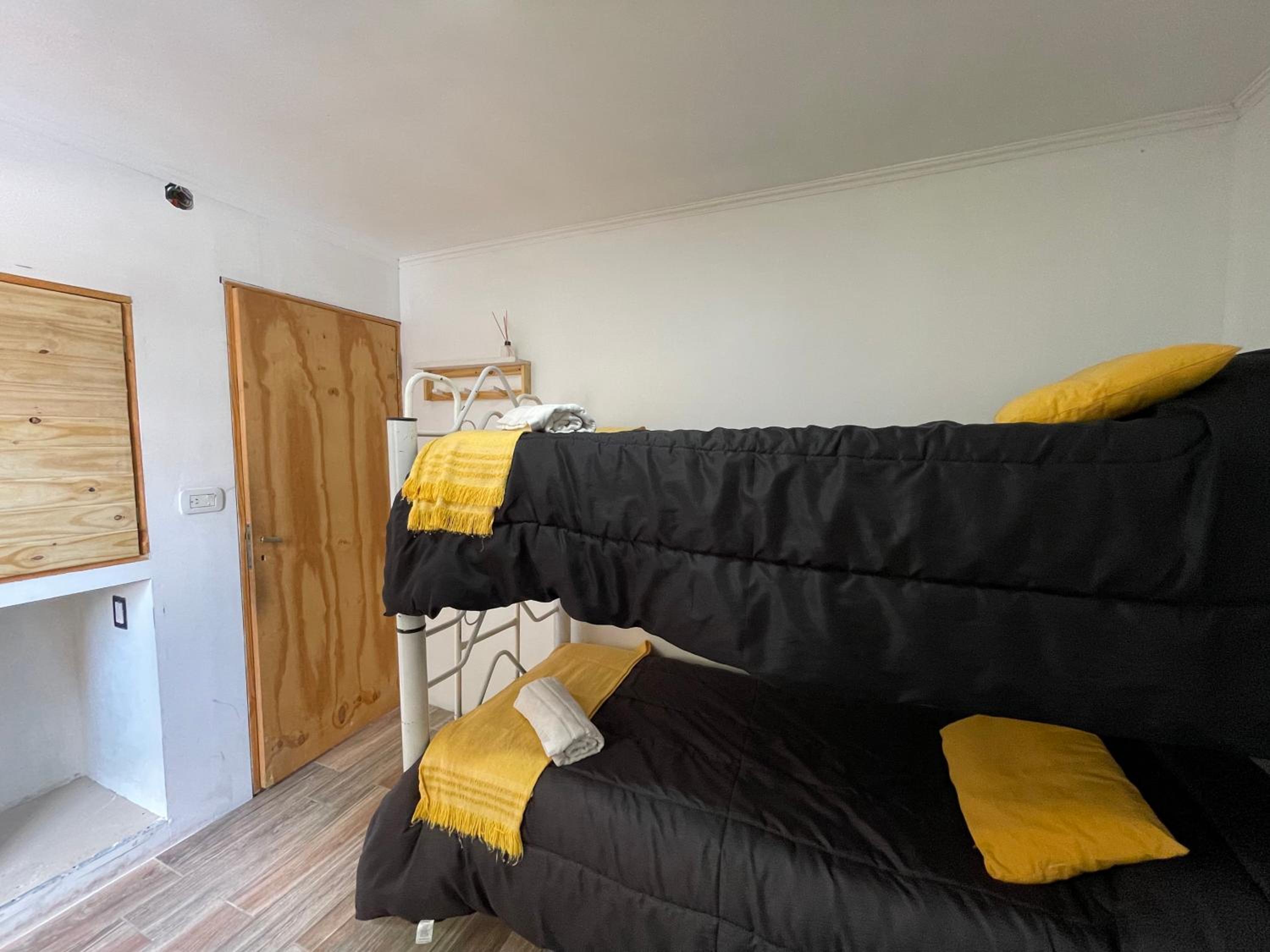 Economy Twin Room photo 3