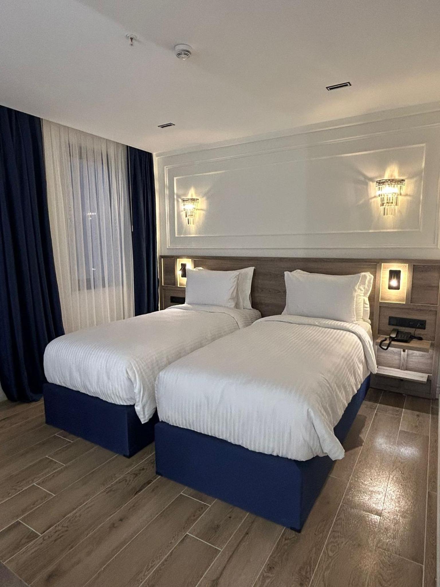 Deluxe Double or Twin Room photo 1