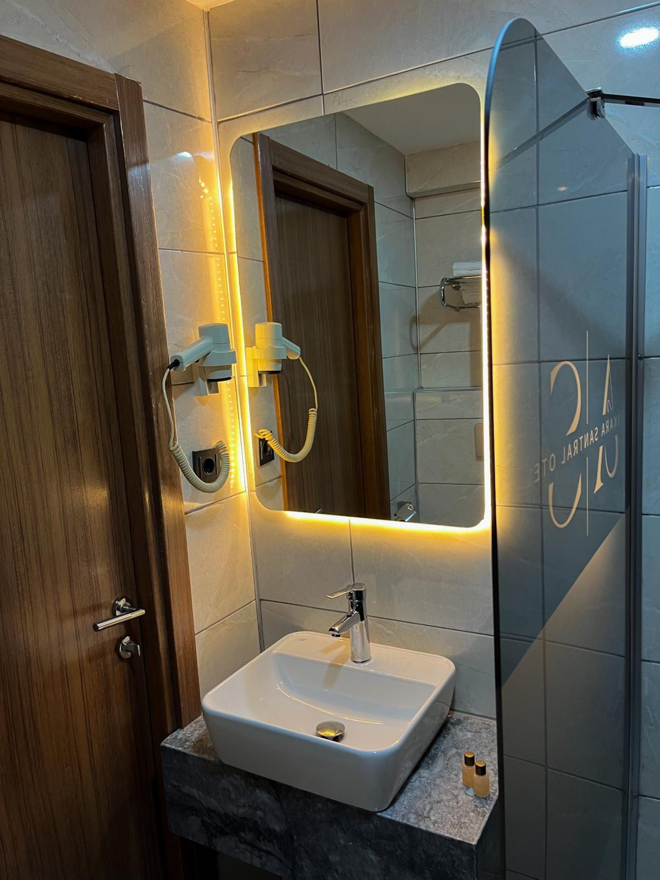 Double Room - Photo 6