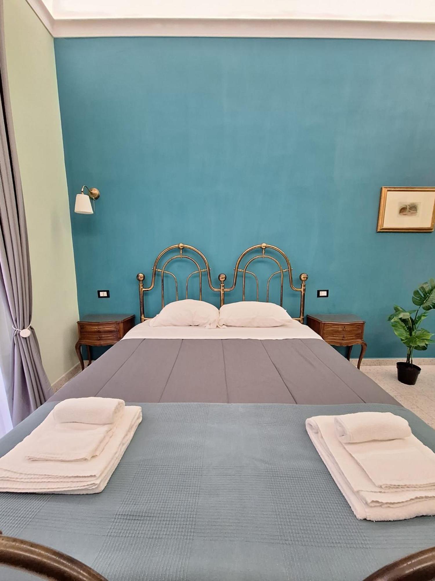 Large Double Room photo 3