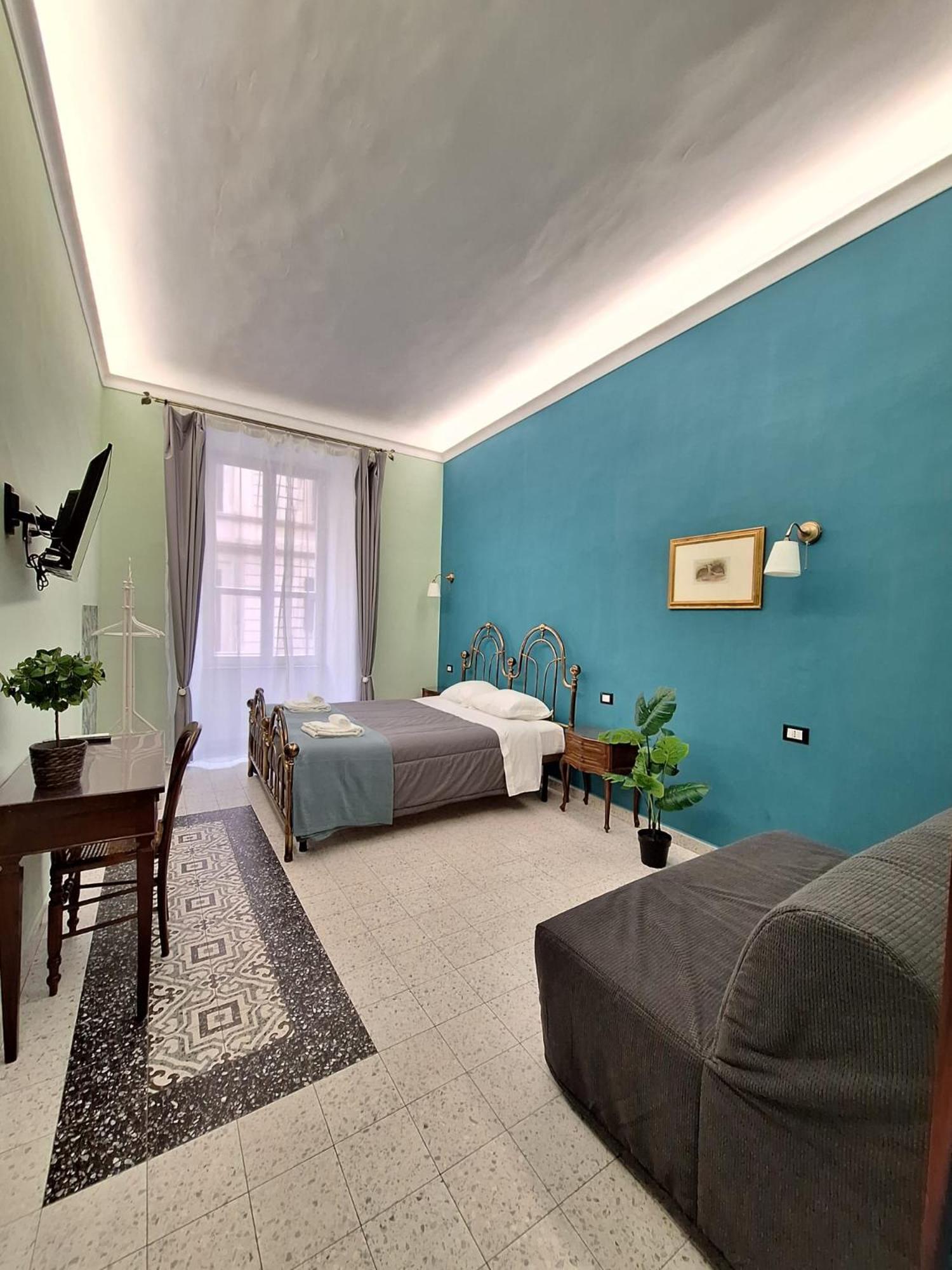 Large Double Room photo 3