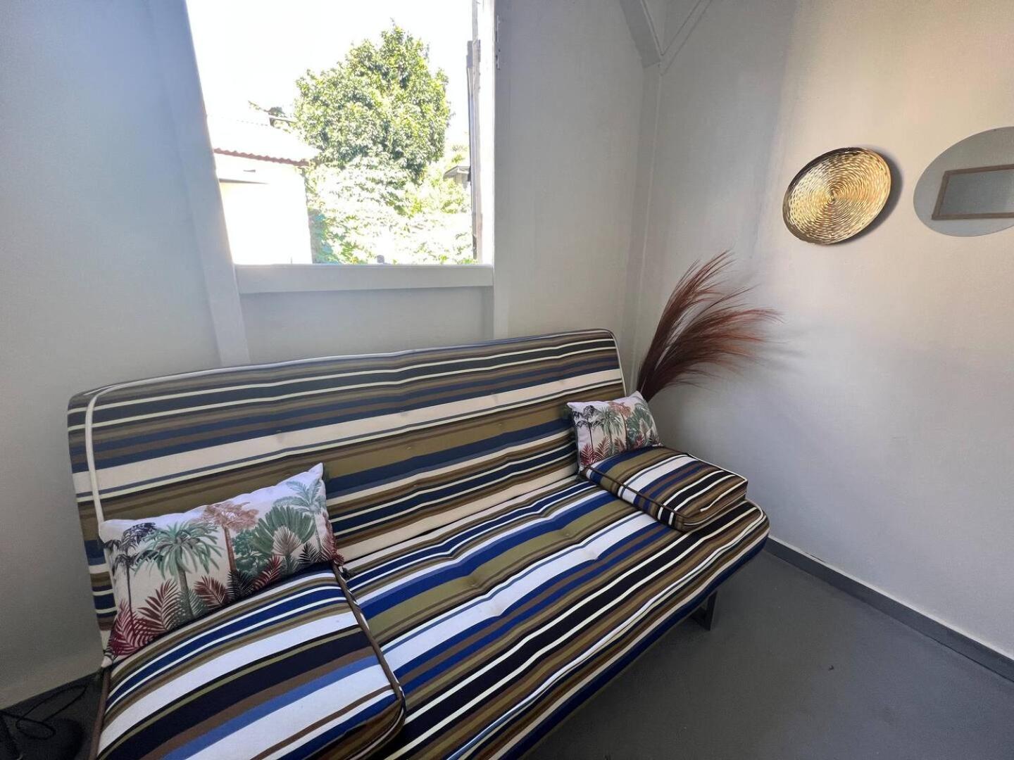 One-Bedroom House photo 1