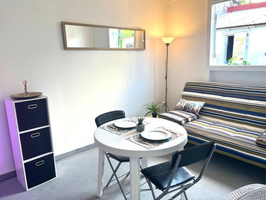 One-Bedroom House photo 2