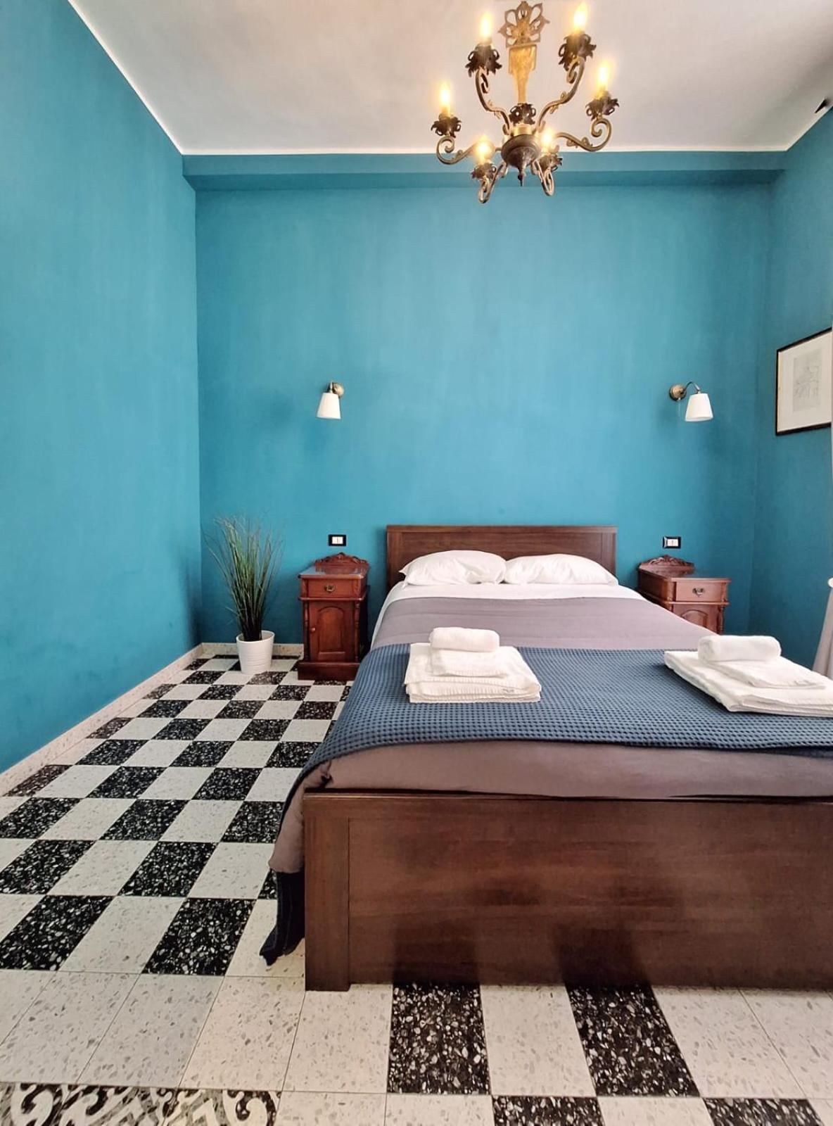 Double Room with Private Bathroom photo 2