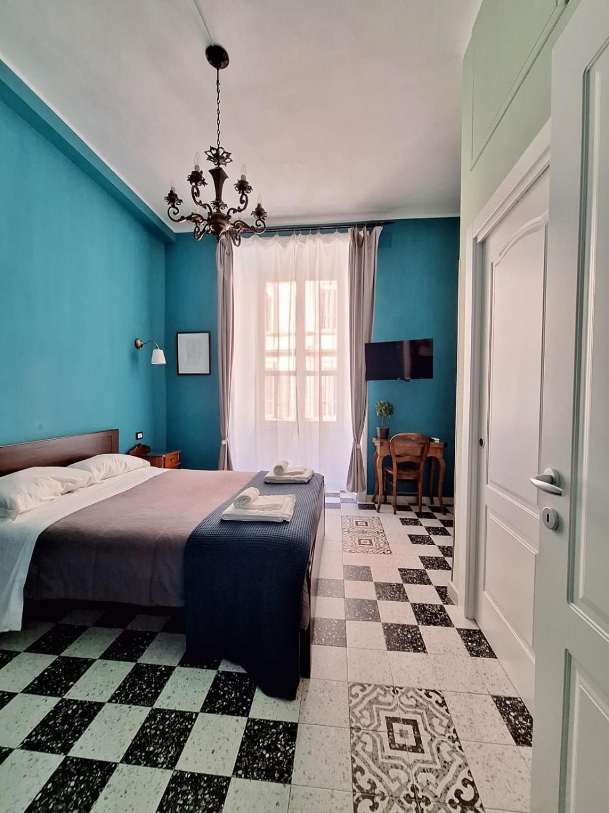 Double Room with Private Bathroom photo 3