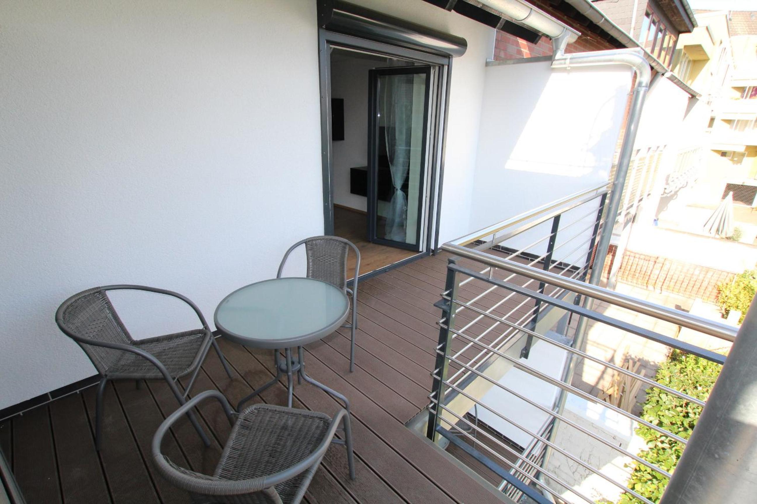 One Bedroom Apartment with Terrace - Left