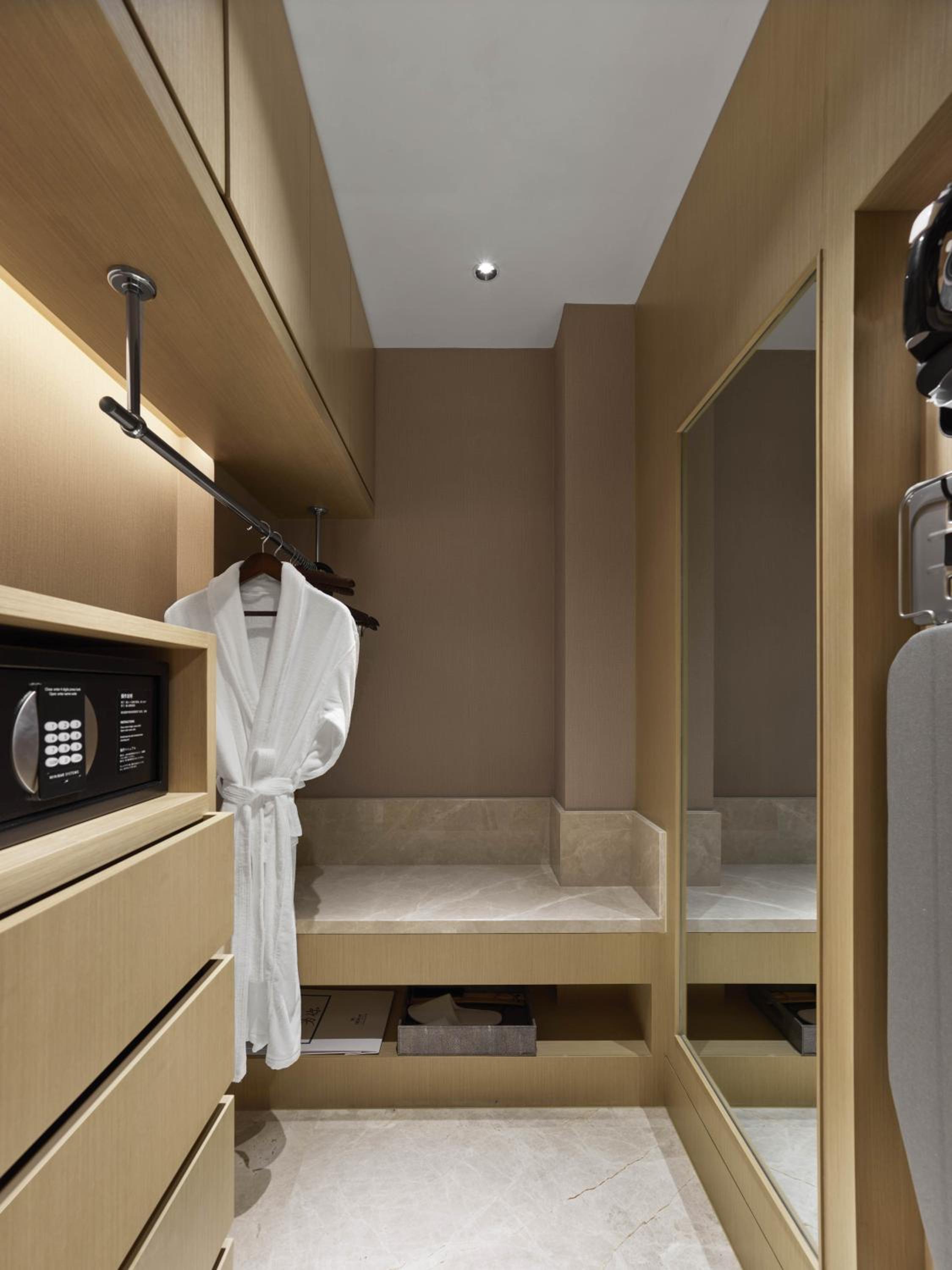 Deluxe Family Twin Room with Garden View - Photo 4