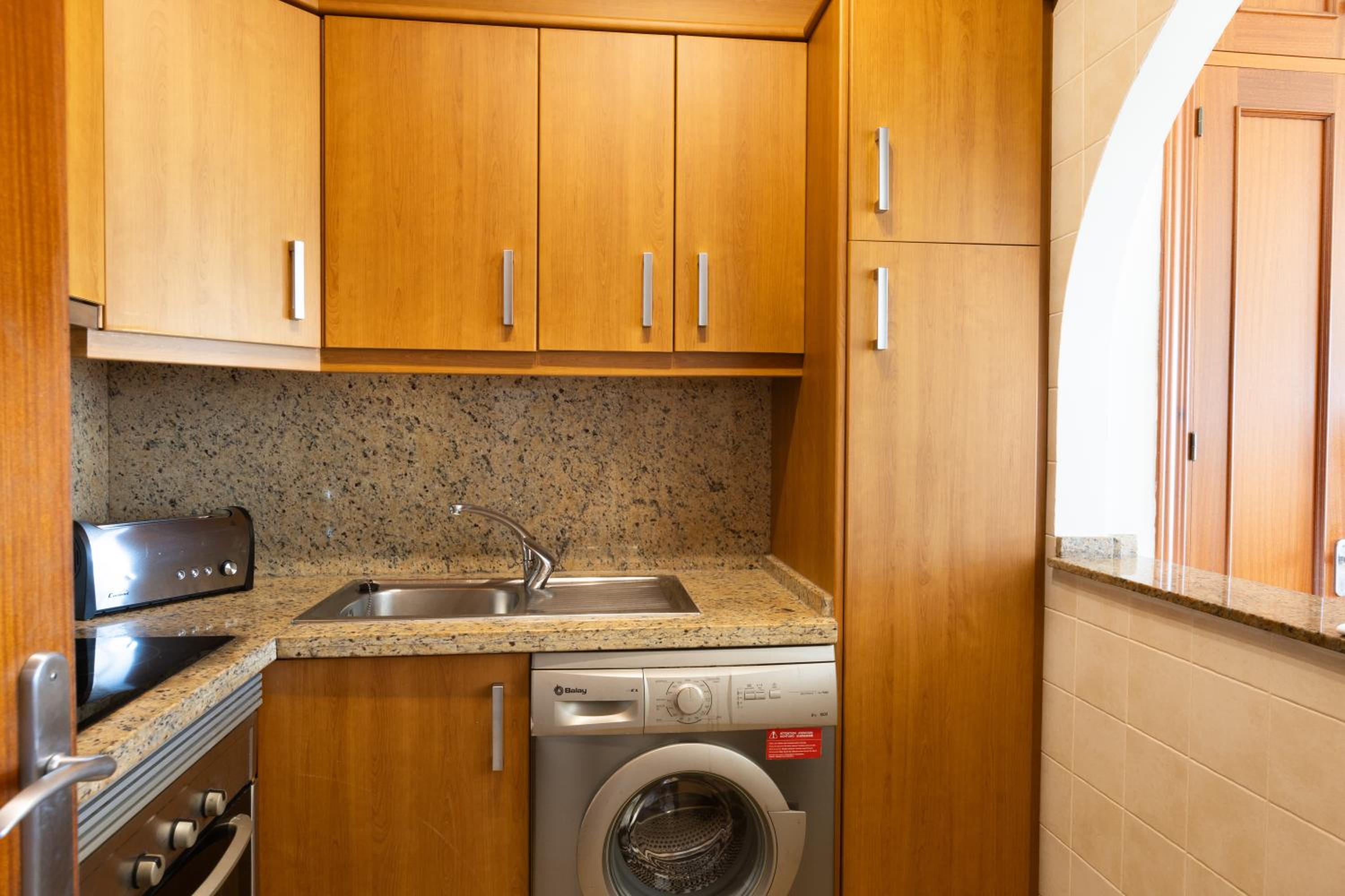 Premium Two Bedroom Apartment with Sea View - Photo 2