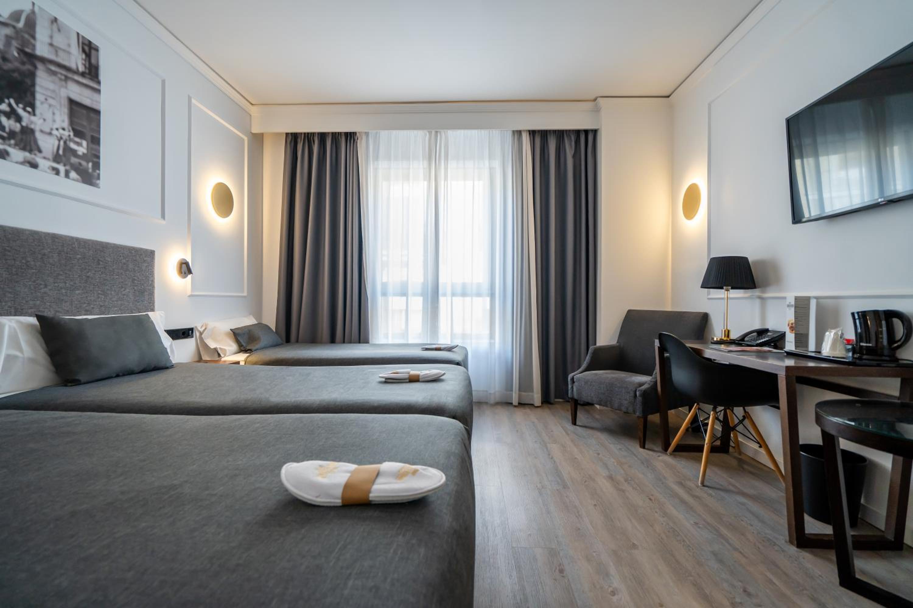 Triple Room - Photo 7