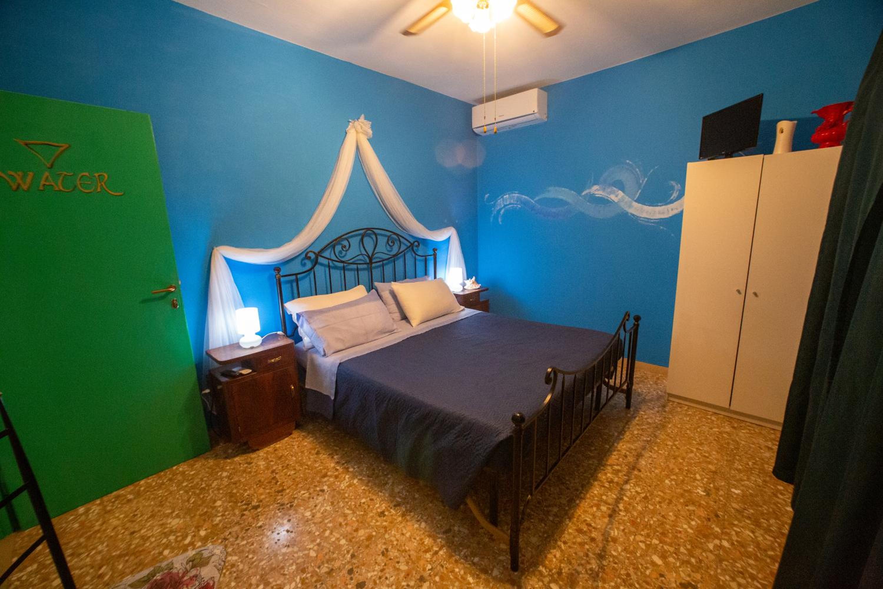 Double Room with Shared Toilet.