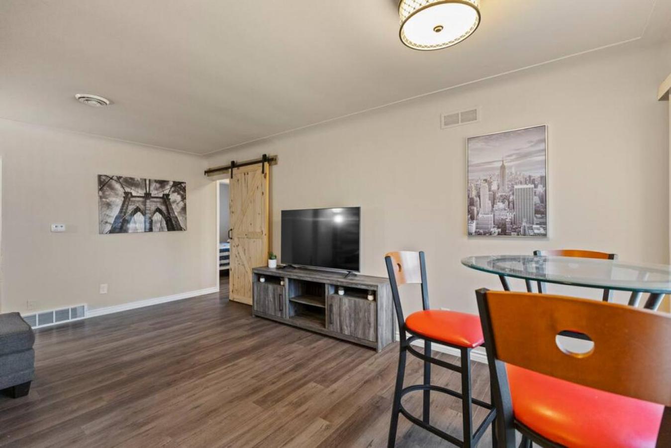 Apartment photo 2