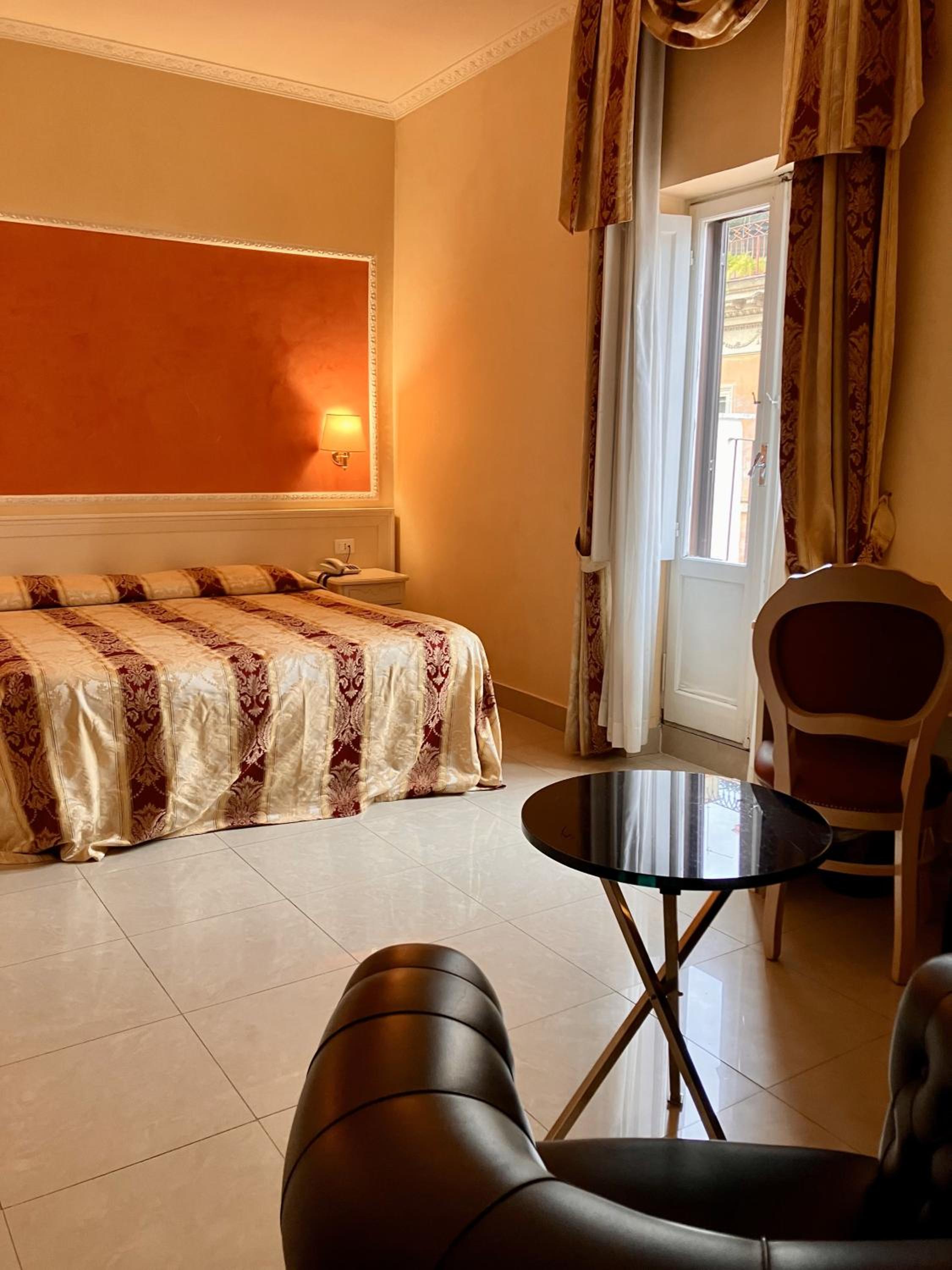 Deluxe Double Room with Balcony photo 1