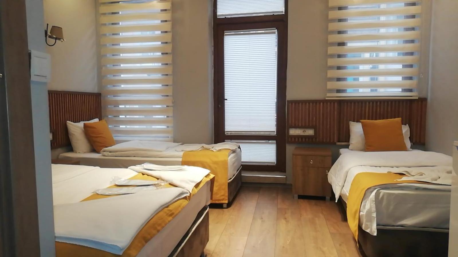 Quadruple Room with Balcony photo 2
