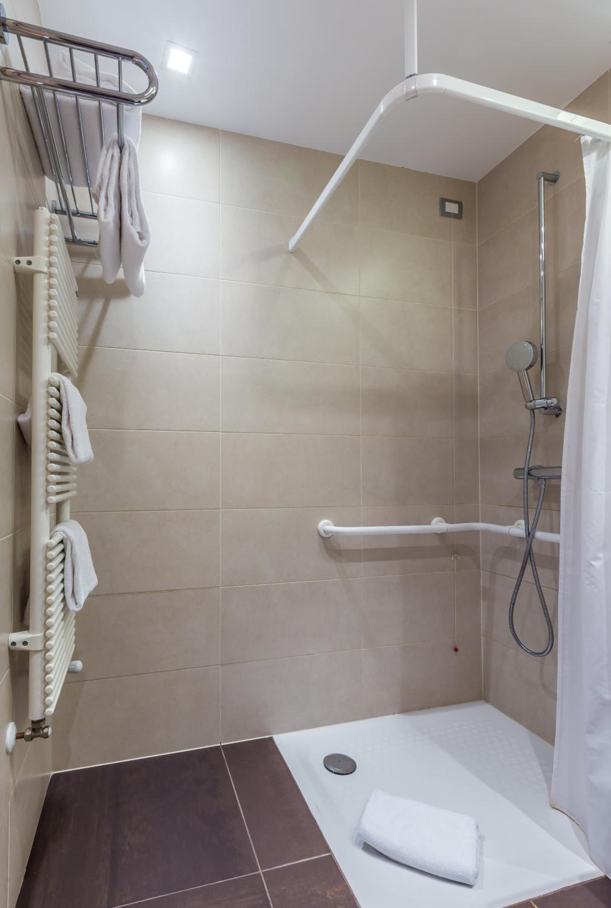 King Room - Mobility Accessible