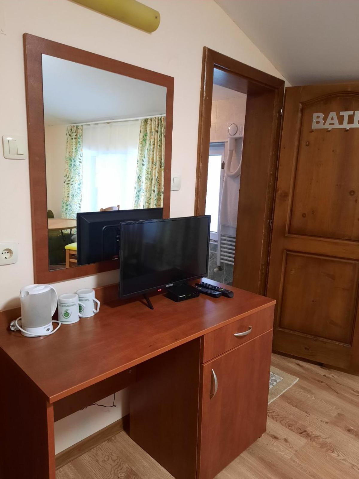 Classic Triple Room - Photo 3