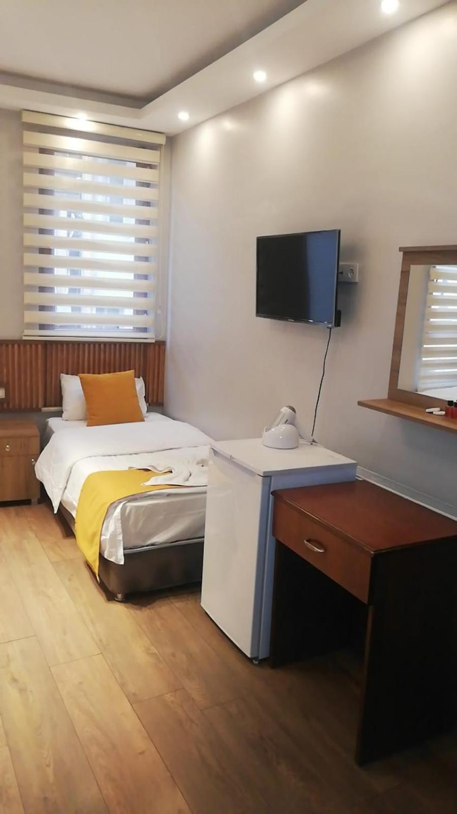 Quadruple Room with Balcony photo 3