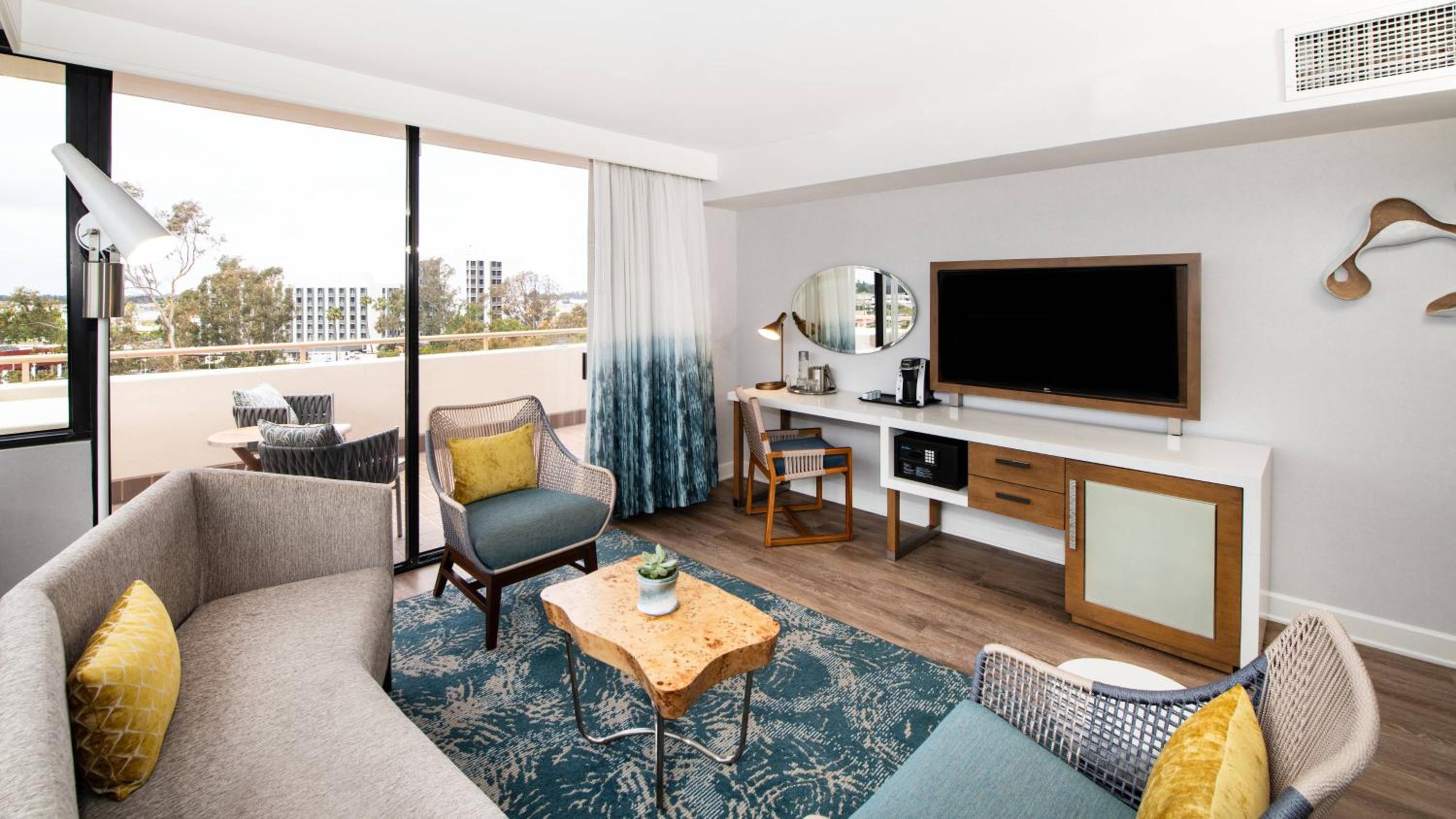 King Junior Suite with Balcony - Photo 1