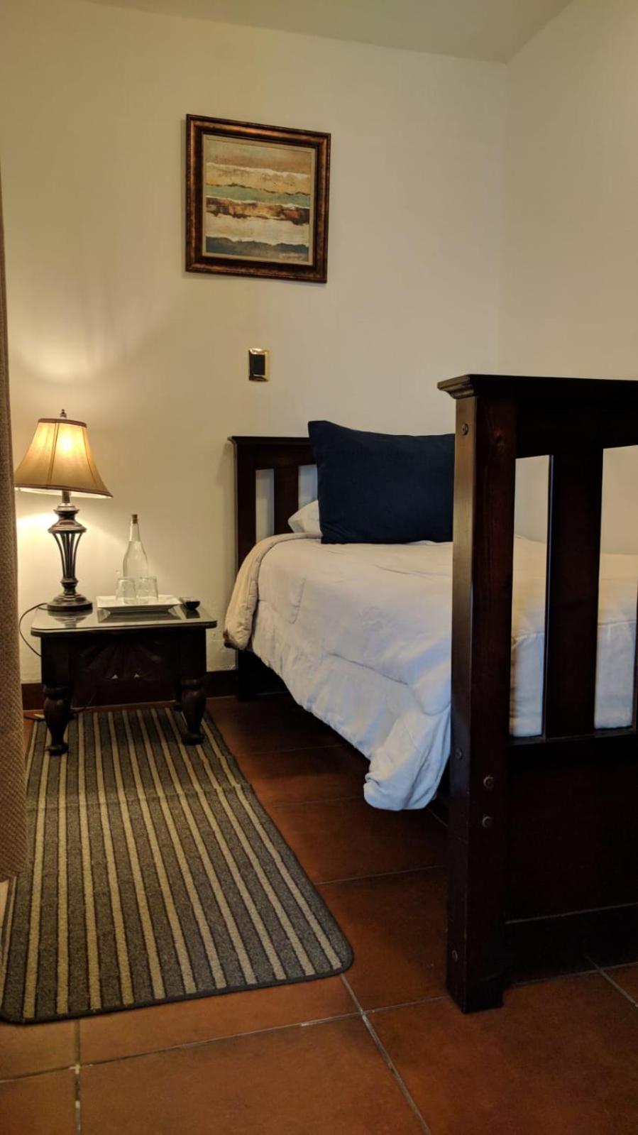 Small Single Room photo 3